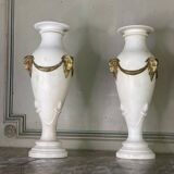 Pair of vases in white statuary marble, gilt bronze, circa 1900
