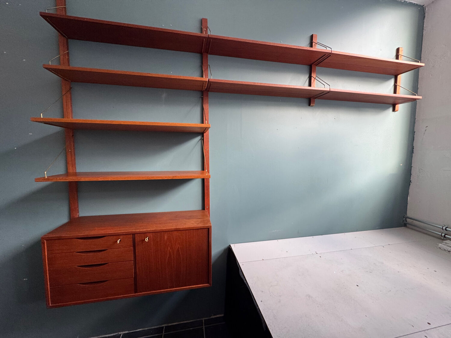 Unité murale modulaire en teck vintage scandinave “Veggen De Luxe”, Norvège