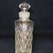 Carafe vintage en verre taillé