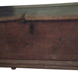 Coffre en bois ancien