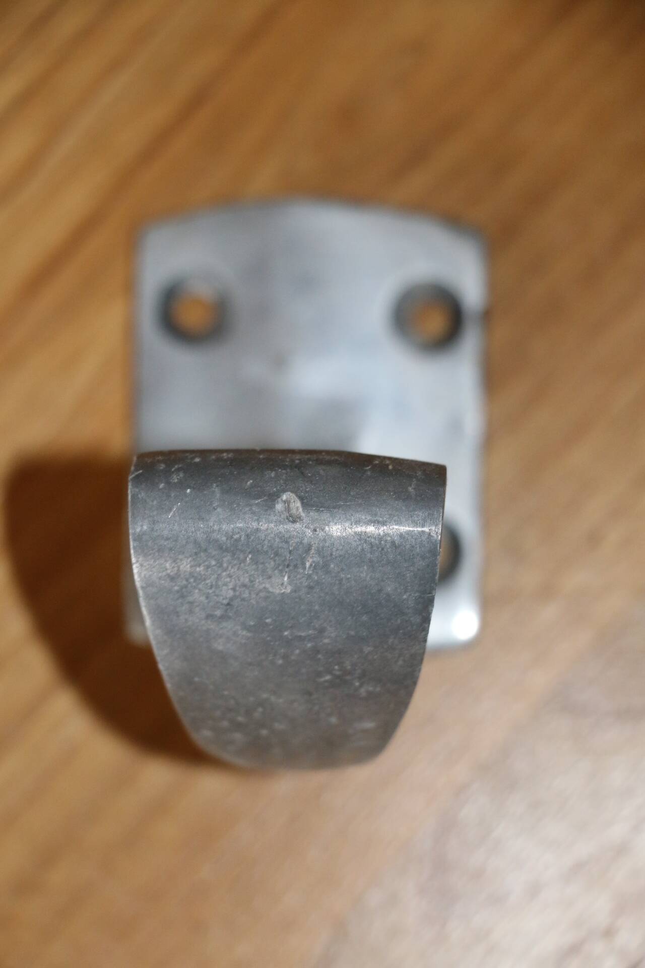 Patère alu simple crochet