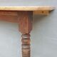 Console xixème noyer pieds toupies