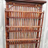 Rattan shelf/shelf carries magazines