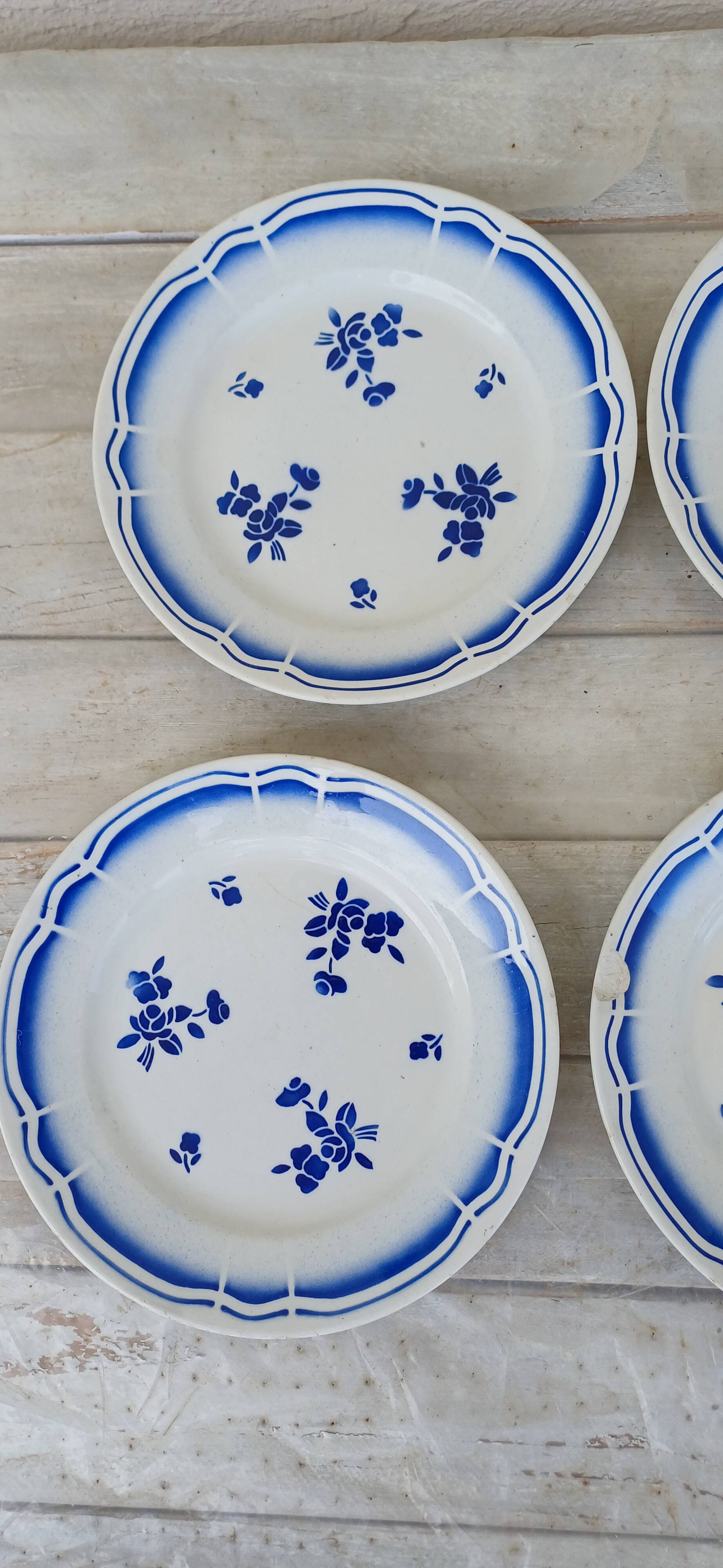 Assiettes plates creuses et à dessert