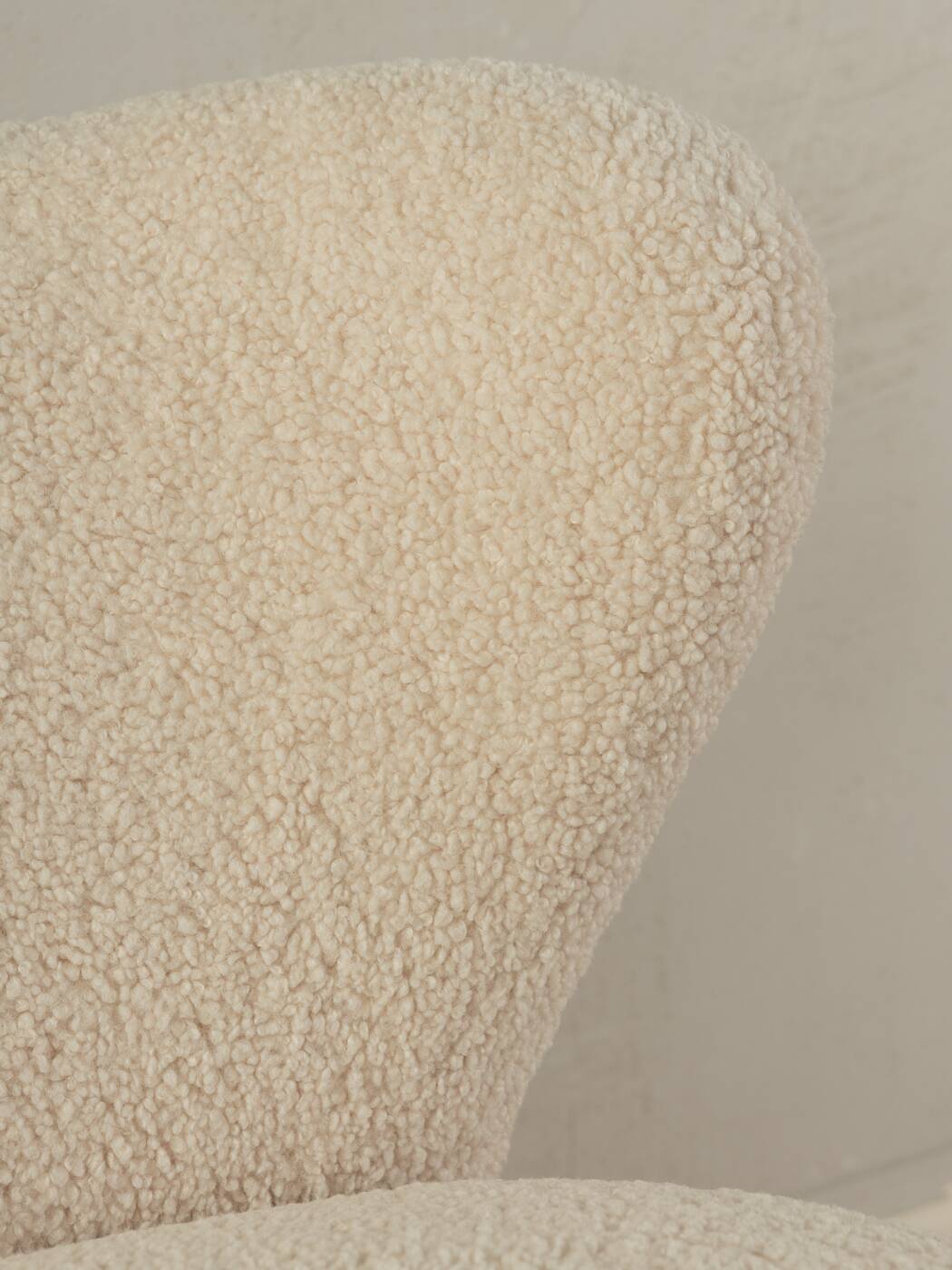 Vintage Cocktail Sofa in Teddy-Fabric