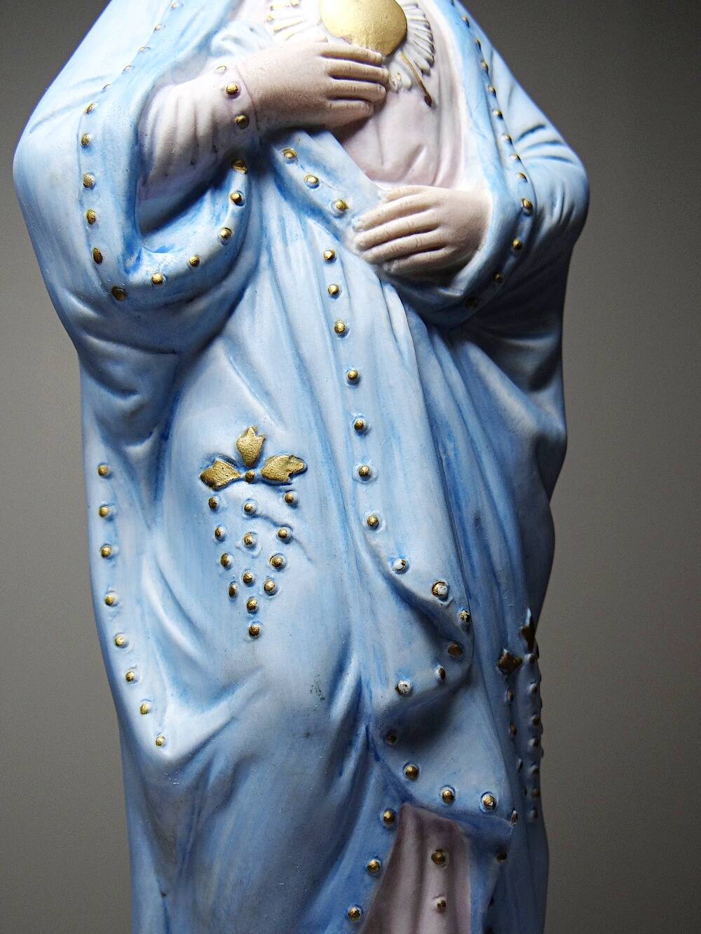 Grande Sainte Vierge au Sacré Coeur en biscuit polychrome ancienne