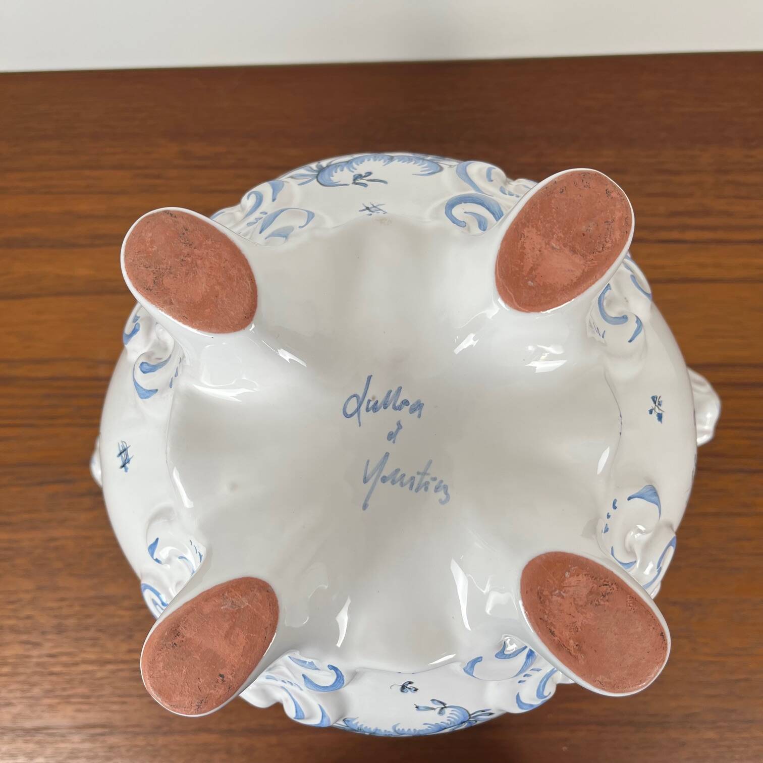 Moustier Dallier blue and white ceramic planter, 1950-1970