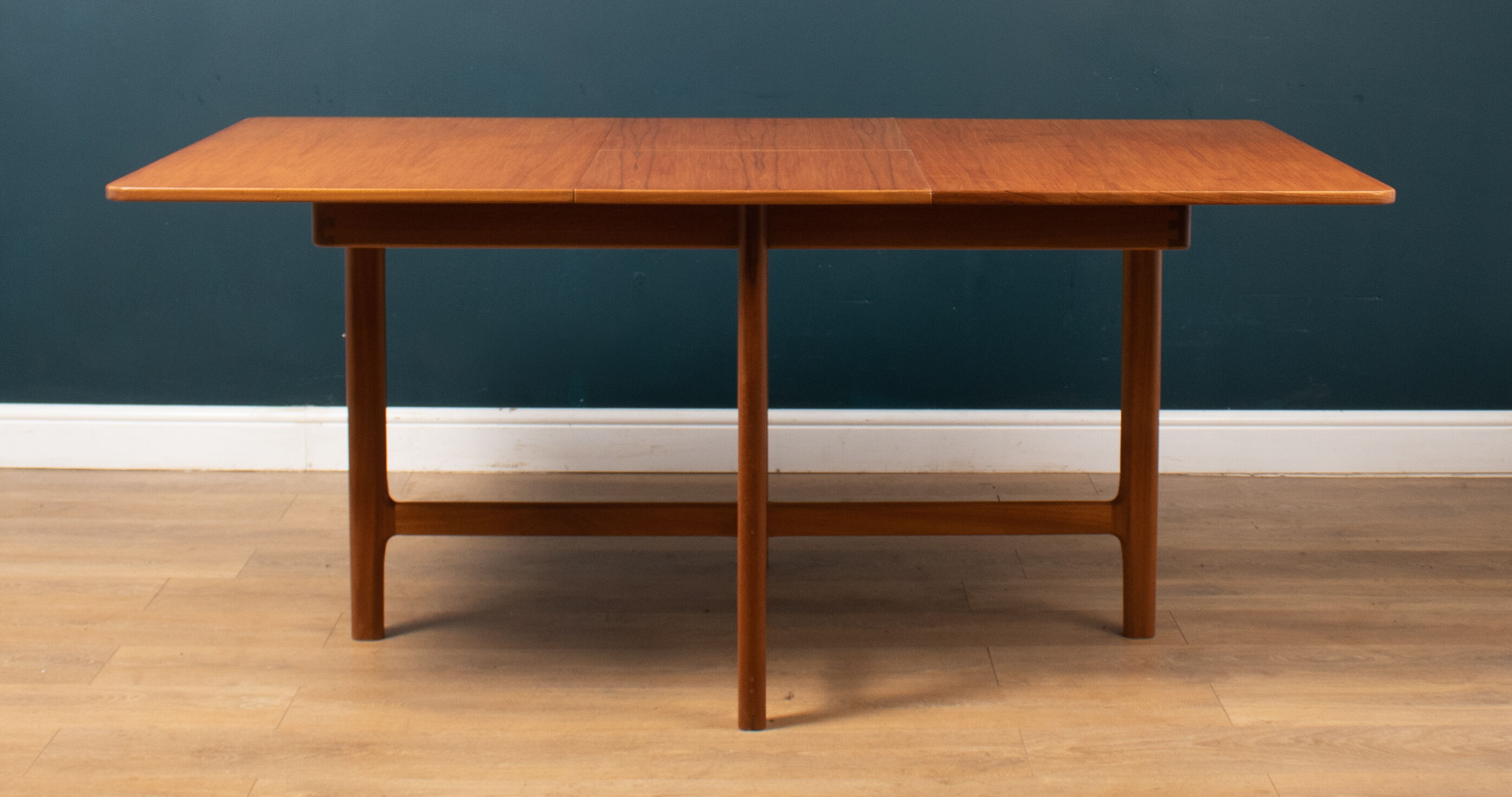 Table et 4 chaises par Tom Robertson pour Mcintosh de Kirkcaldy