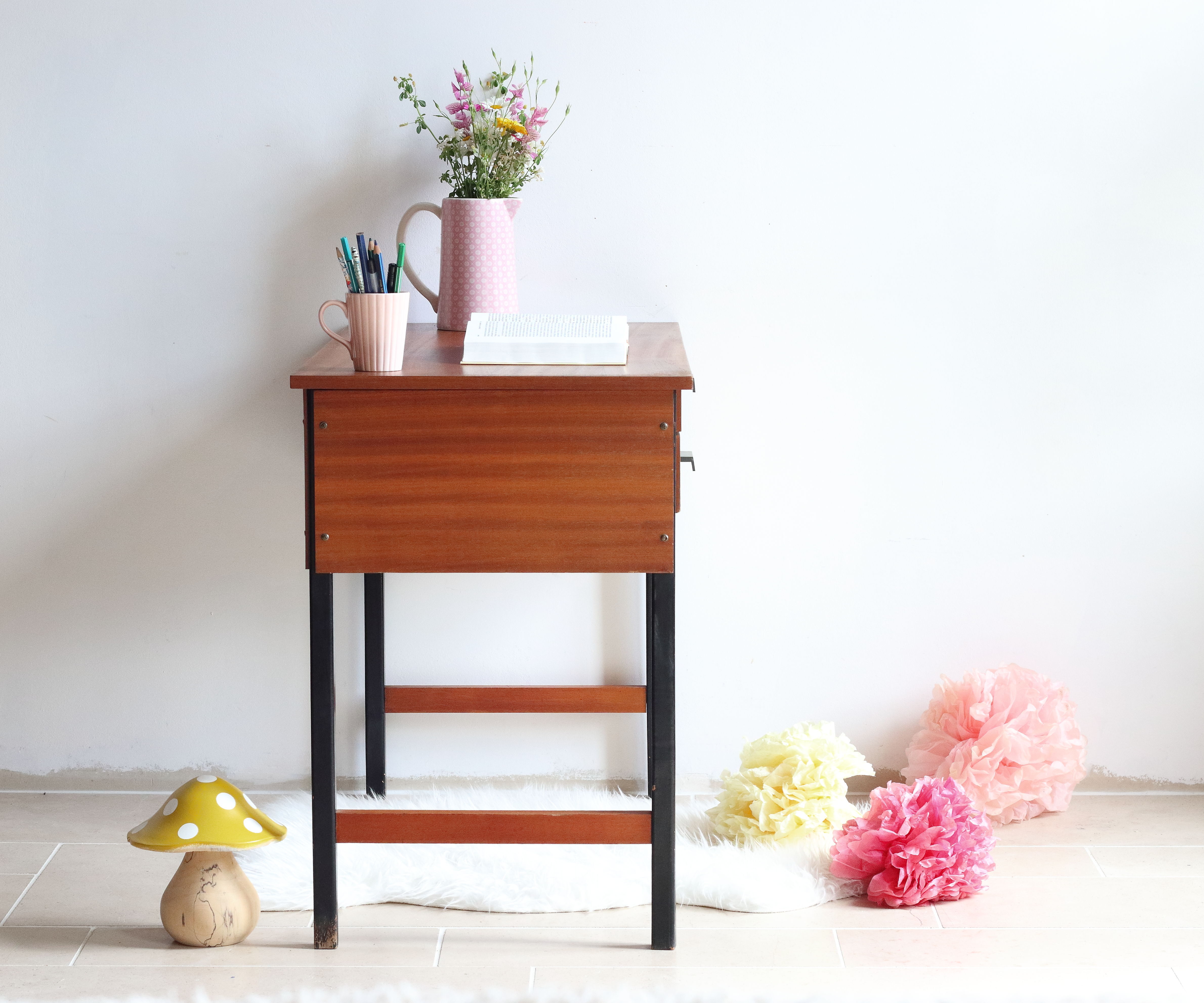 60s modernist style desk in black and mahogany laqué wood