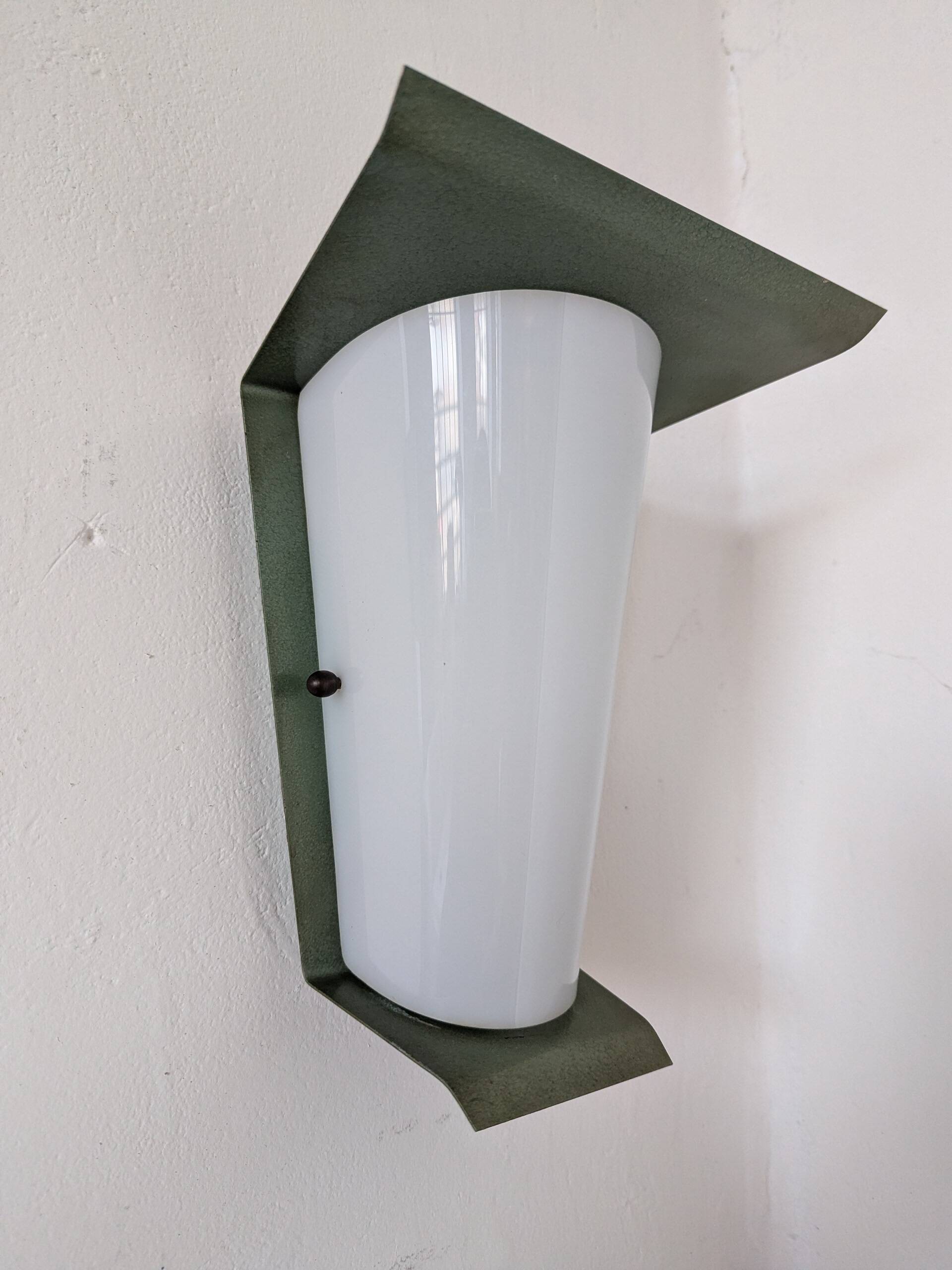 Pair of wall lights from the 50s/60s, metal and perspex.