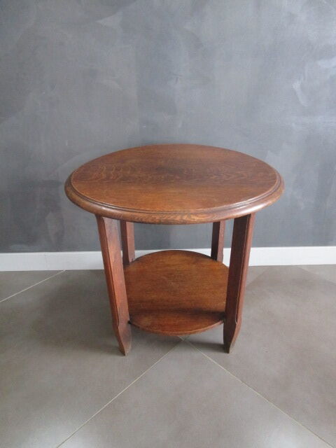 Old oak pedestal table