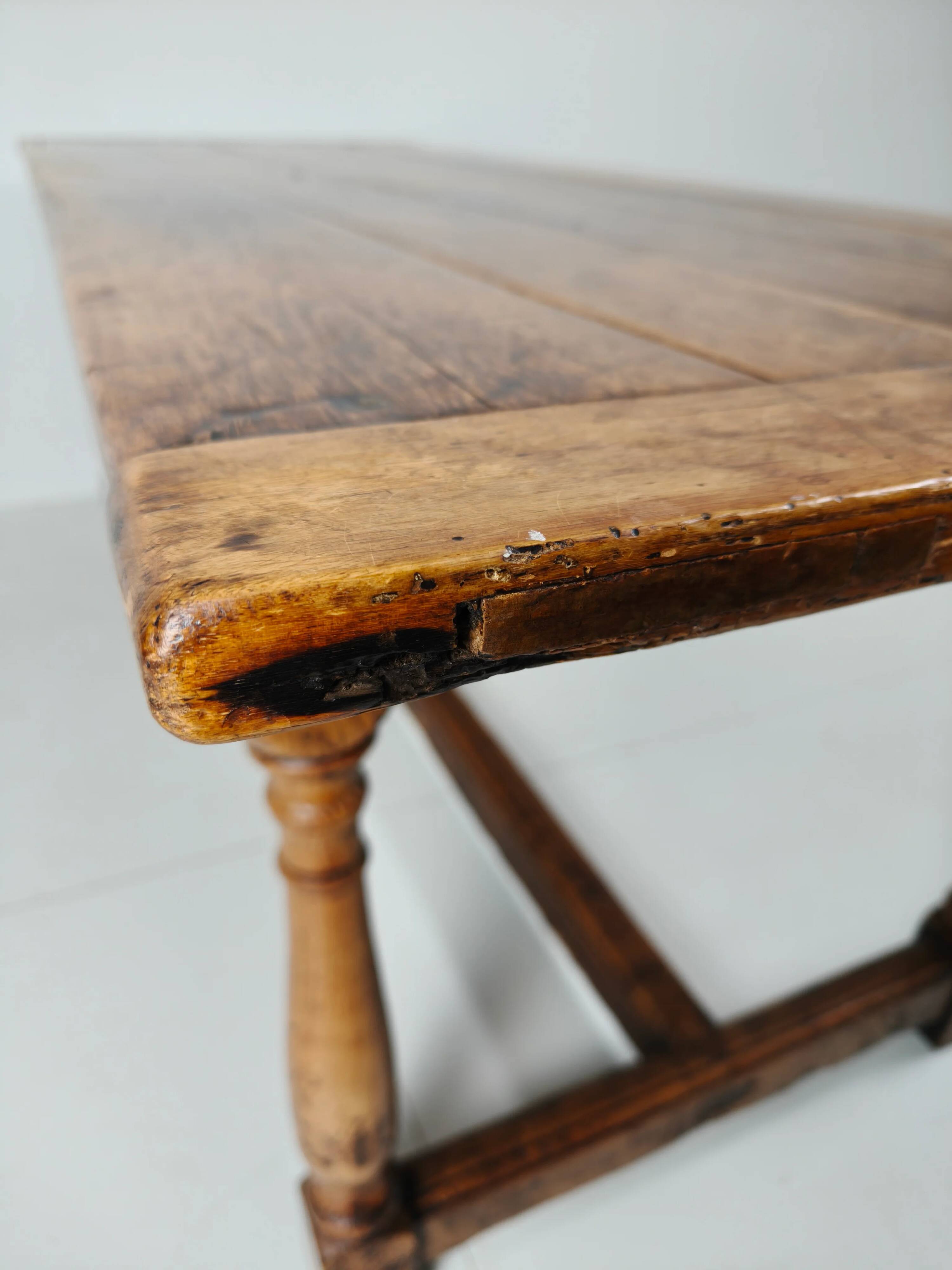 French antique dining table 1800-1830