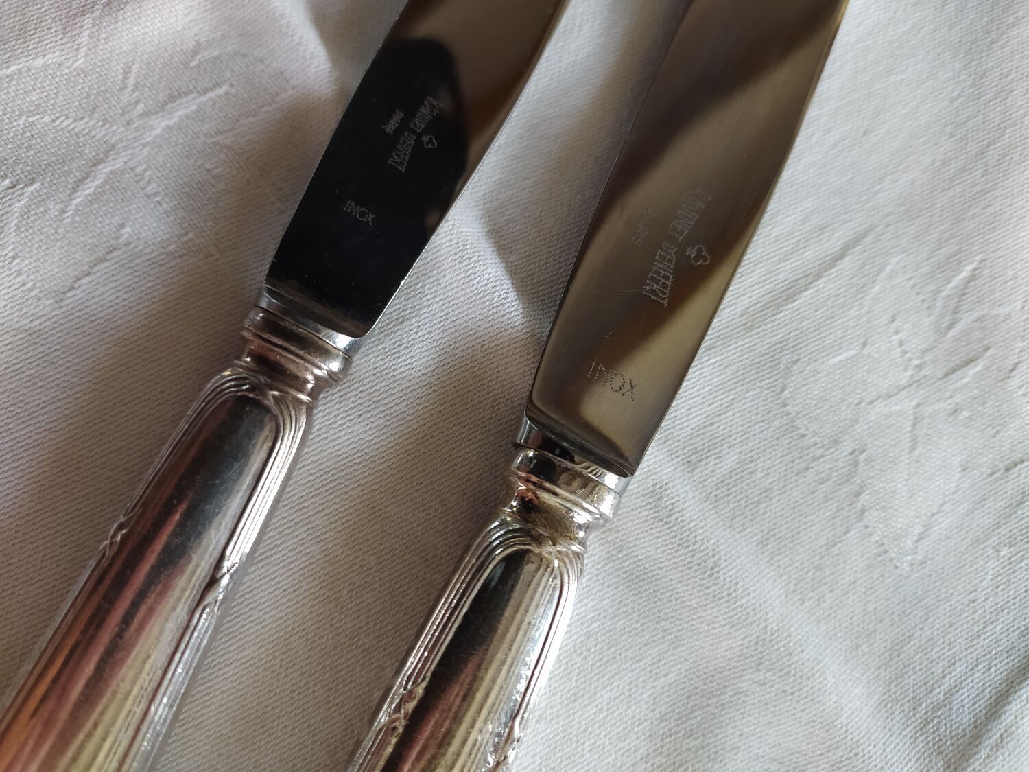 Stainless steel knives and silver metal