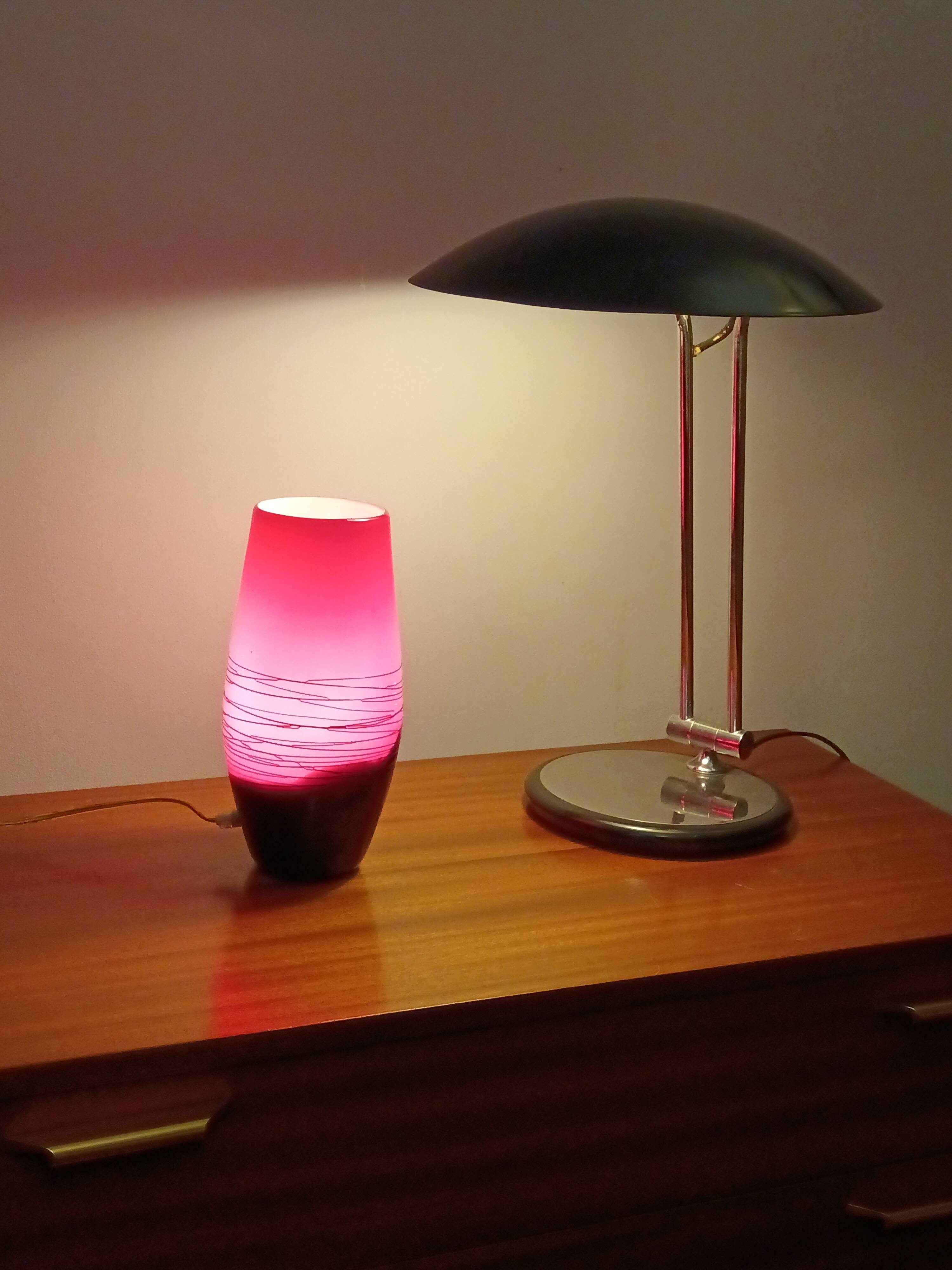 Vintage opaline glass shell-shaped lamp from the 1970s.
