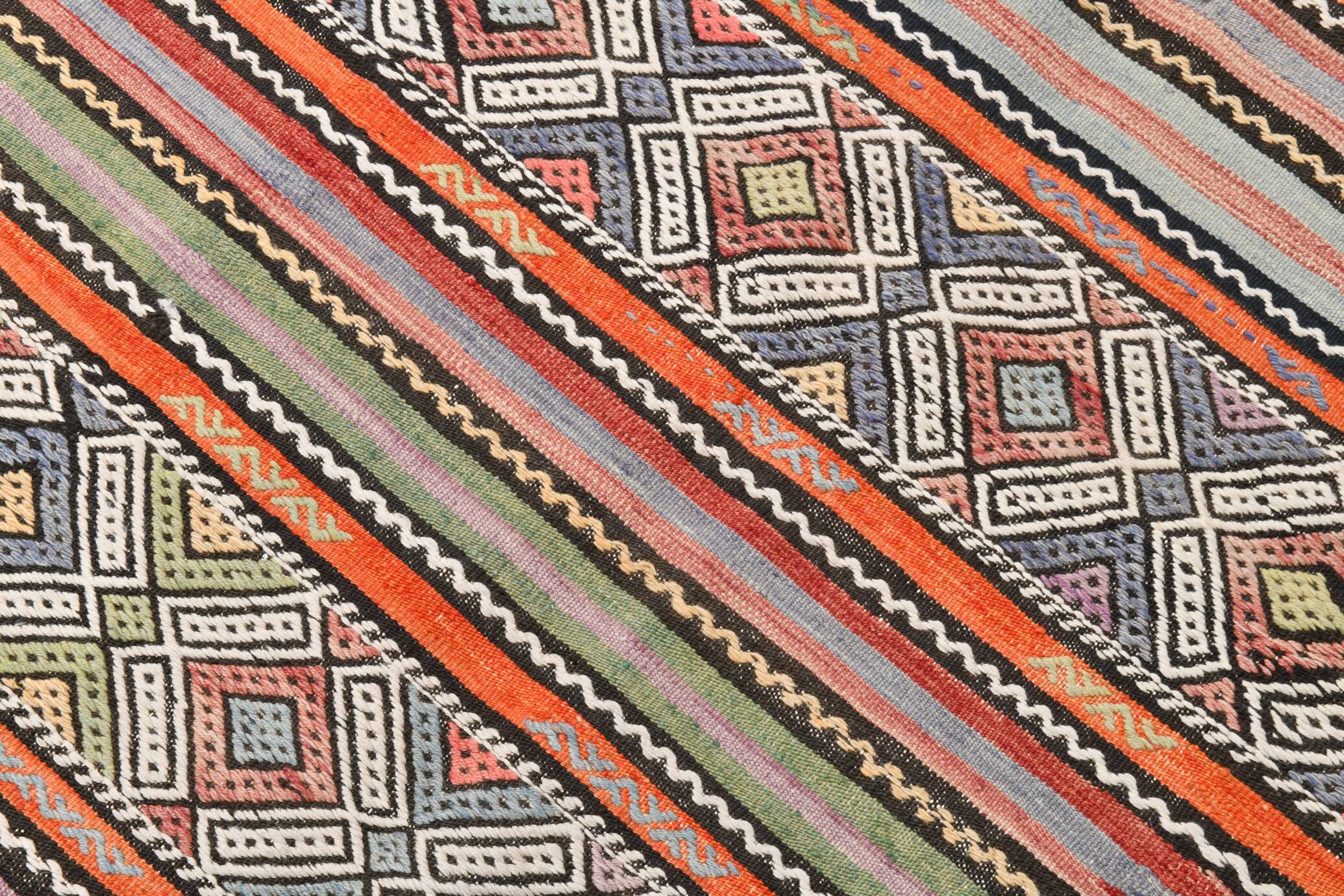 Traditional Oriental Carpet, Turkish Kilim Rug, 174x236 Cm