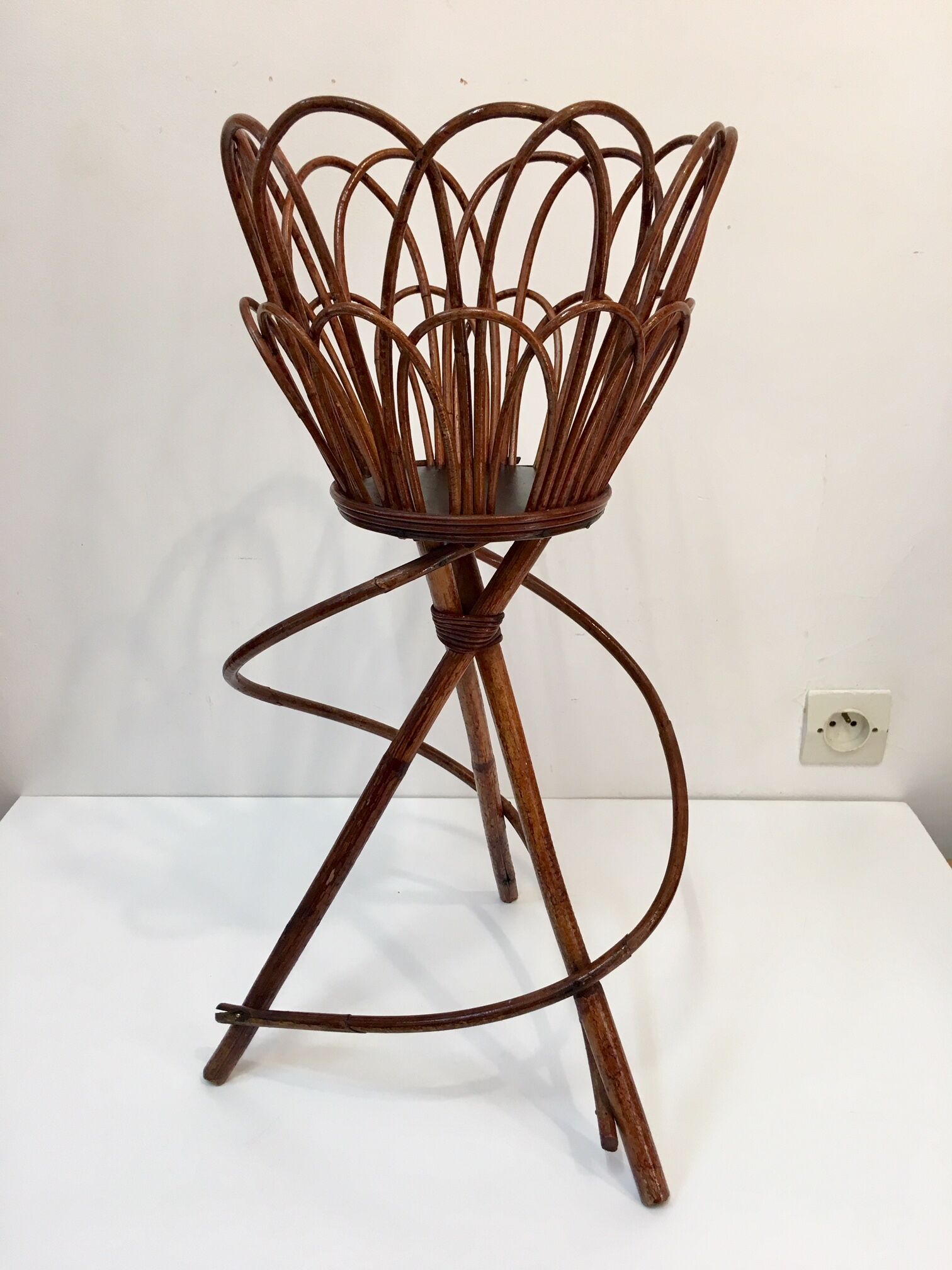 Plant carriage / pot holder in vintage rattan