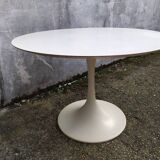 Vintage tulip foot table