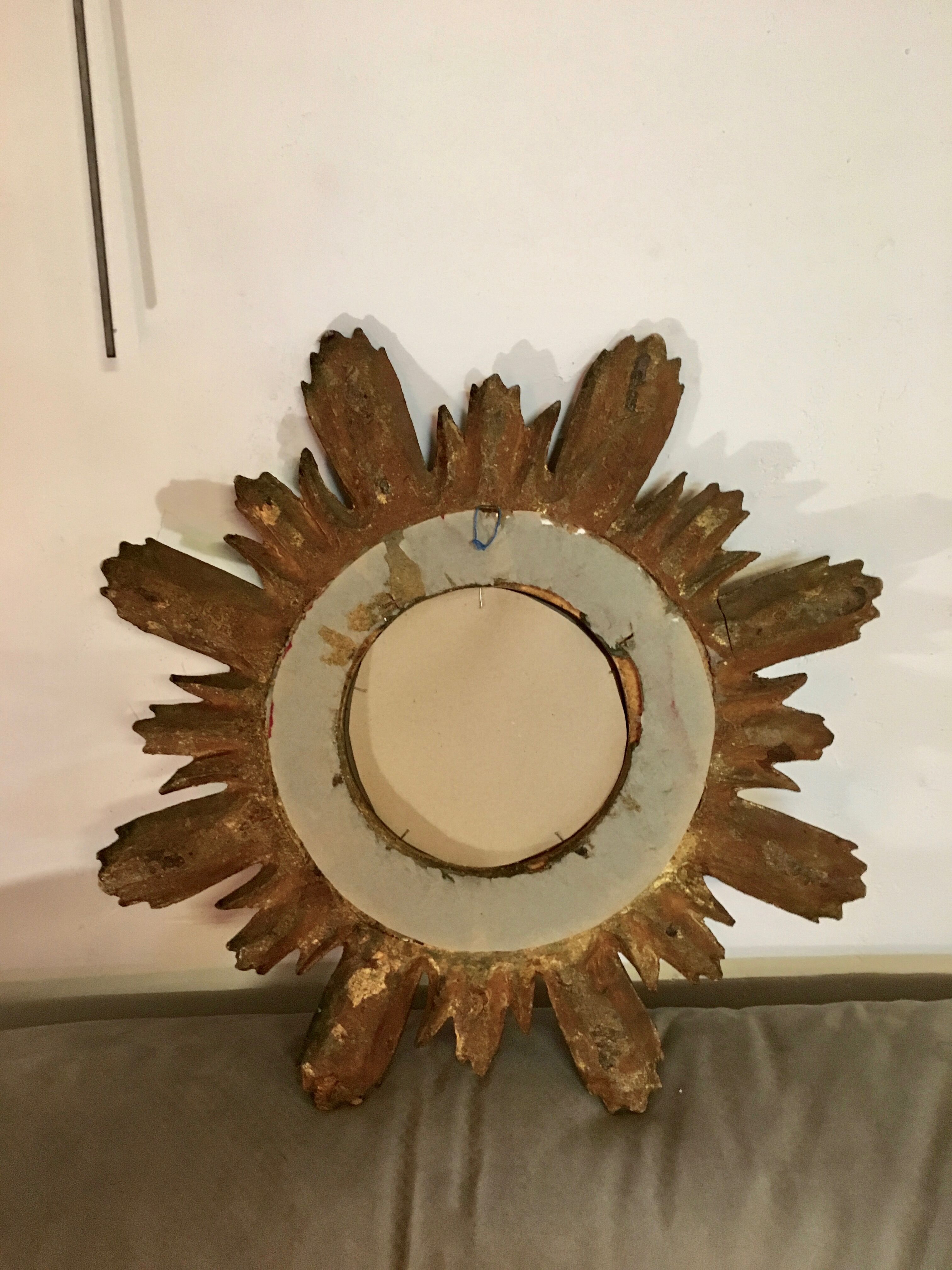 Miroir soleil en bois doré 46x46 cm
