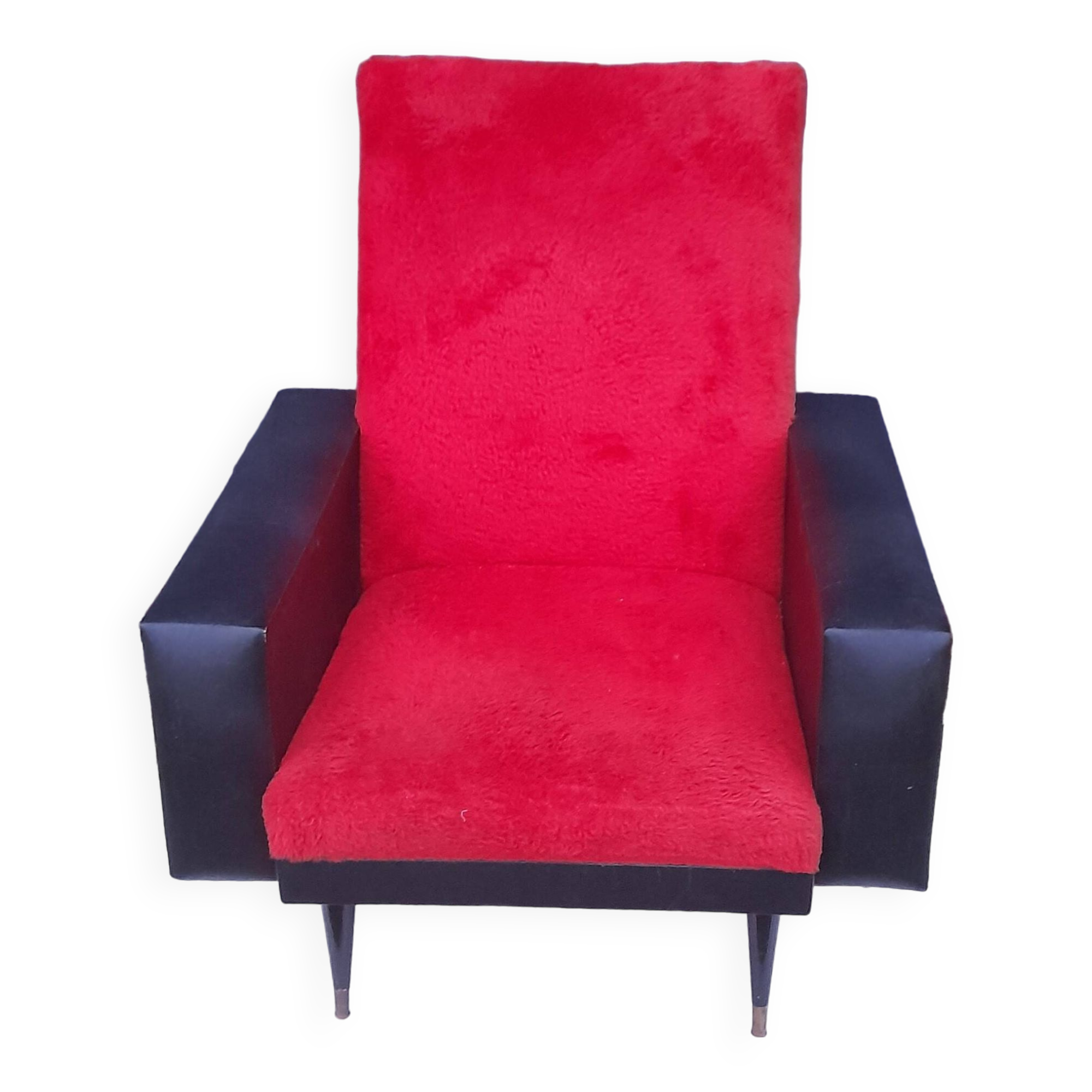 Fauteuil skaï noir et fourrure rouge