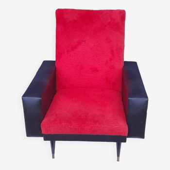 Fauteuil skaï noir et fourrure rouge