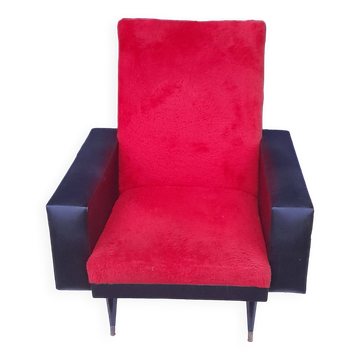 Fauteuil skaï noir et fourrure rouge