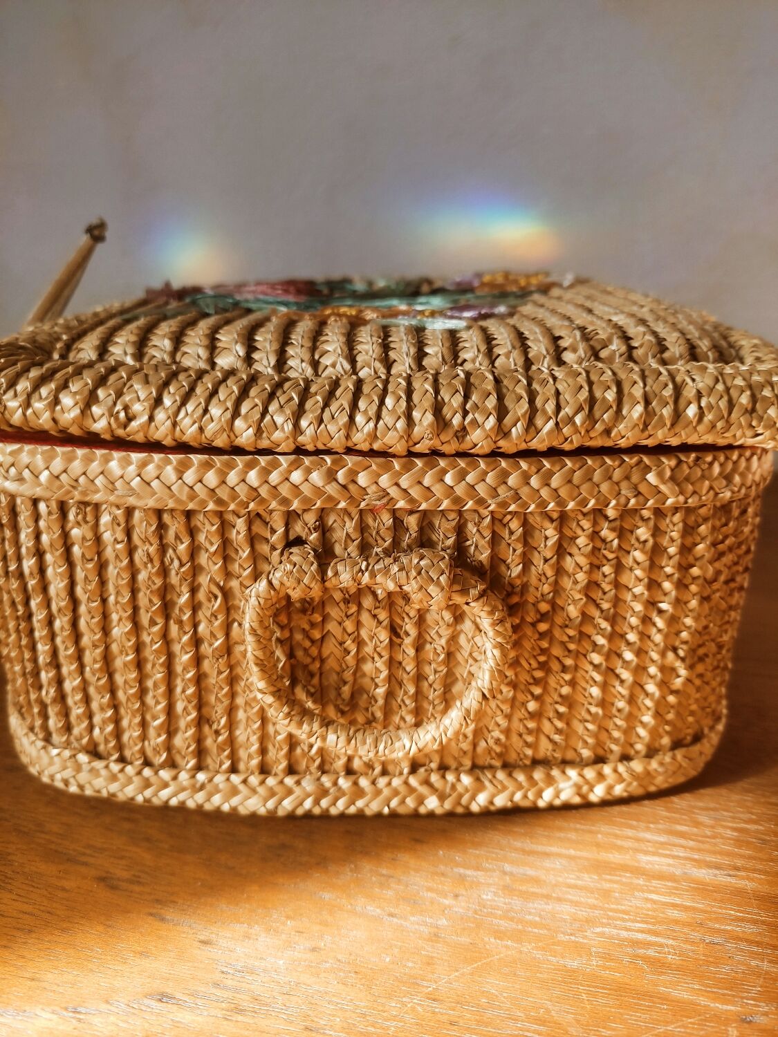 Boite à bijoux en paille tressée
