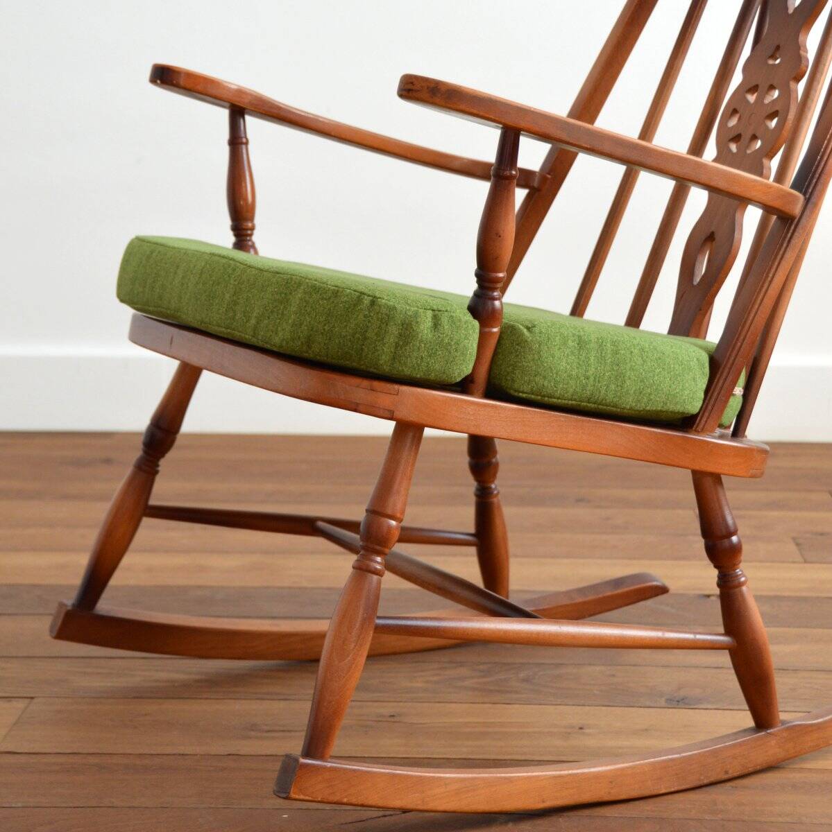 Rocking chair Windsor  vintage 1950s