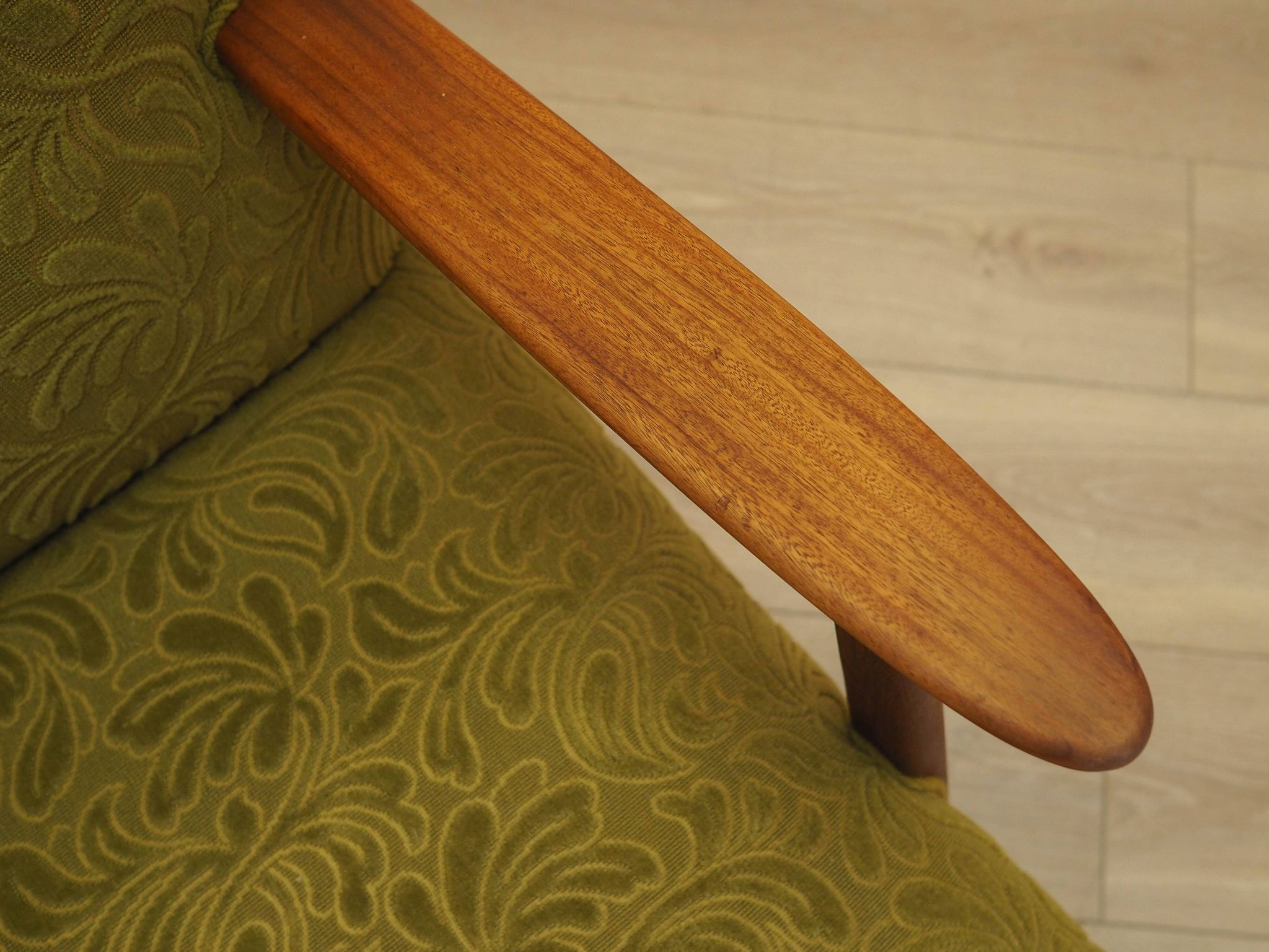 Fauteuil danois vert, années 1960