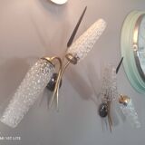 Set of 2 vintage 2-spoke wall lamps in gilded metal and diamond textured tulip glass