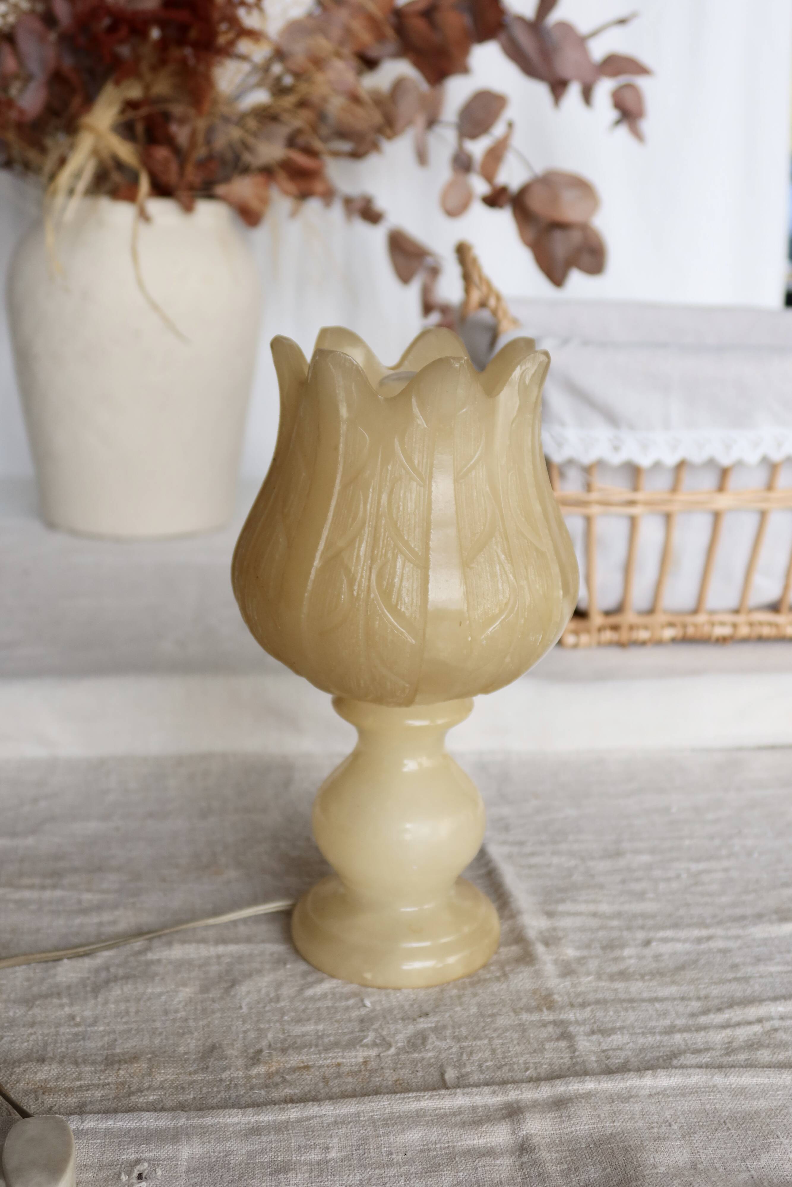 Lampe tulipe en albâtre à poser vintage