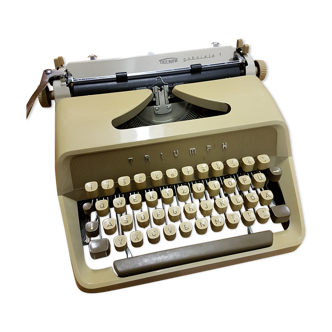 Triumph Gabrielle 1 portable typewriter in the 1960s
