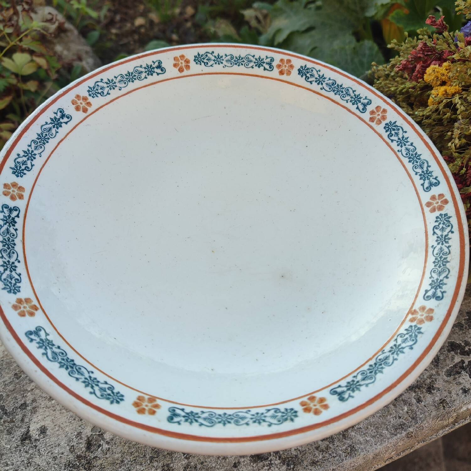 Saint-Amand fruit bowl on foot, new ceramic factories of the North, Molière model