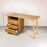 Cees Braakman Dutch Design EE02 Oak Desk for Pastoe. The Netherlands, 1950s
