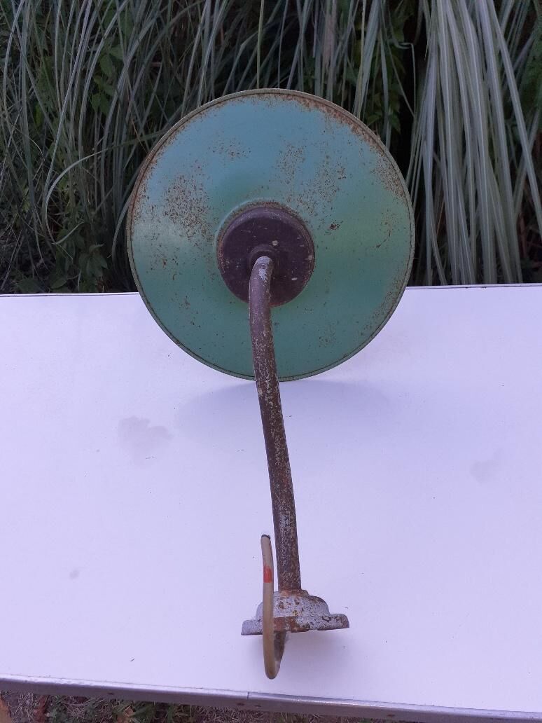 Swan collar lamp for outdoors