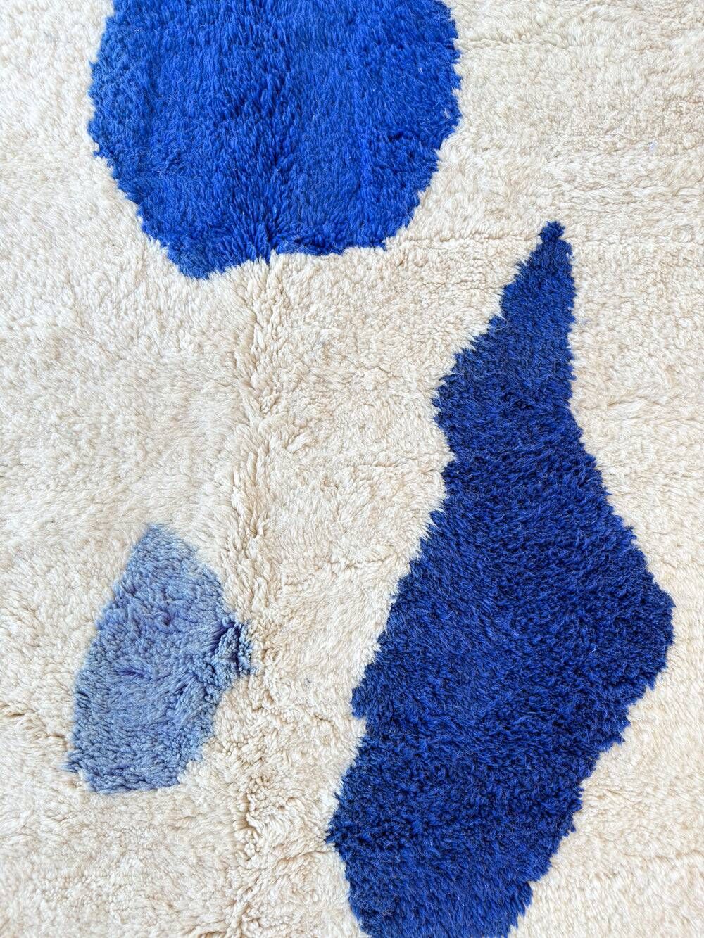 Traditional handmade Beni Ouarin rug size 150 x 250 cm