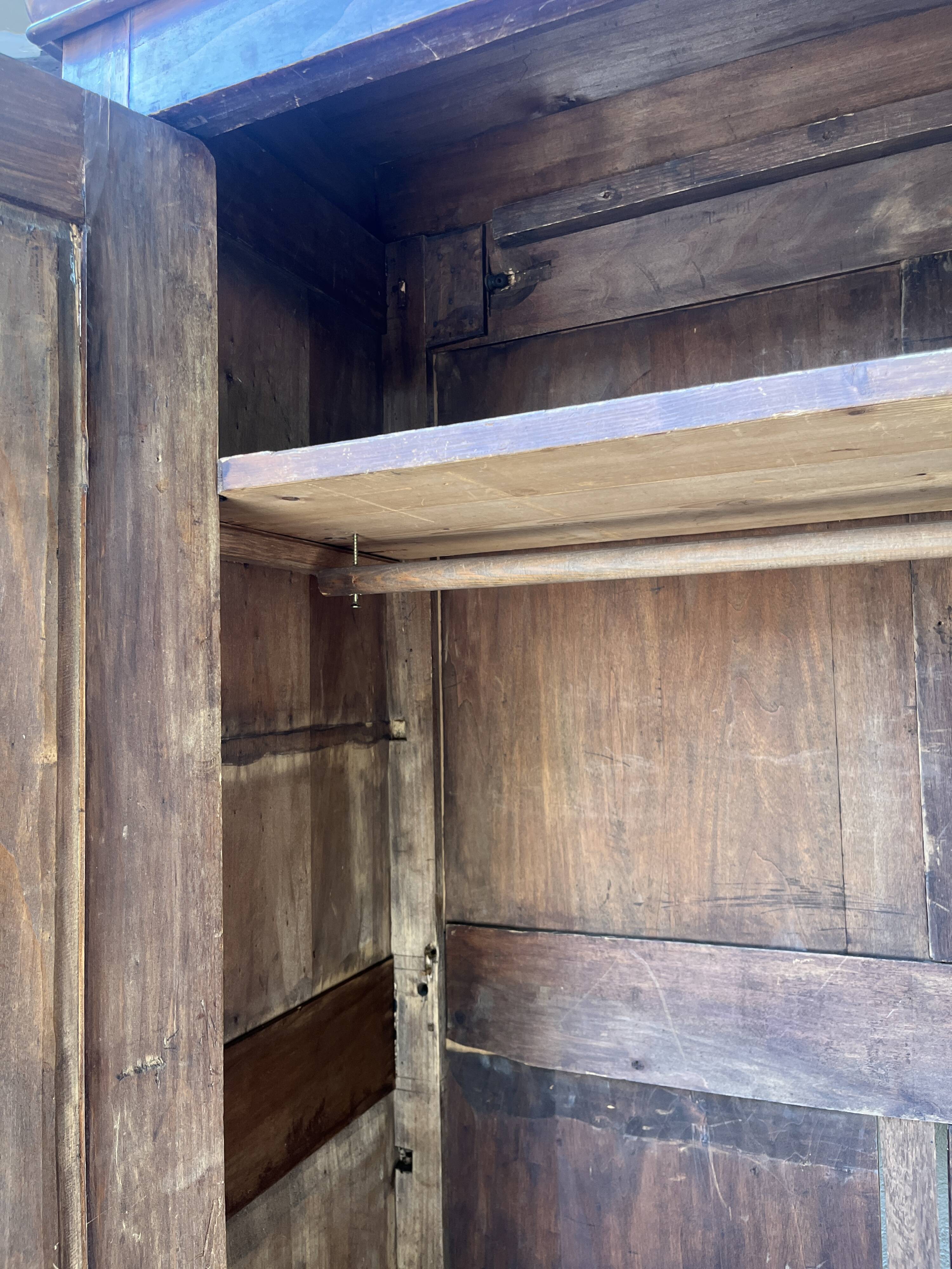 Armoire style Louis Philippe