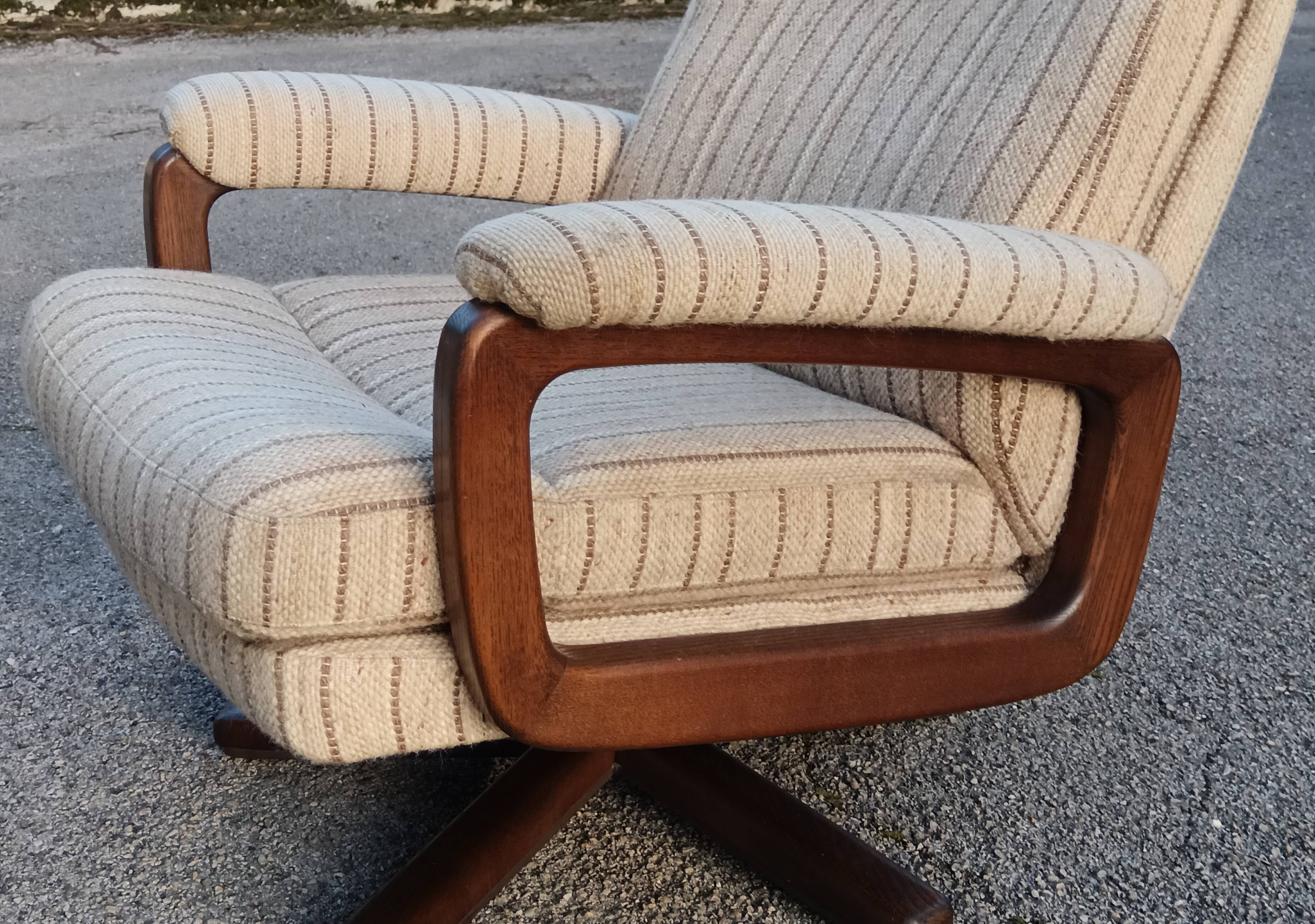 Fauteuil et ottomane pivotant Midcentury 1970