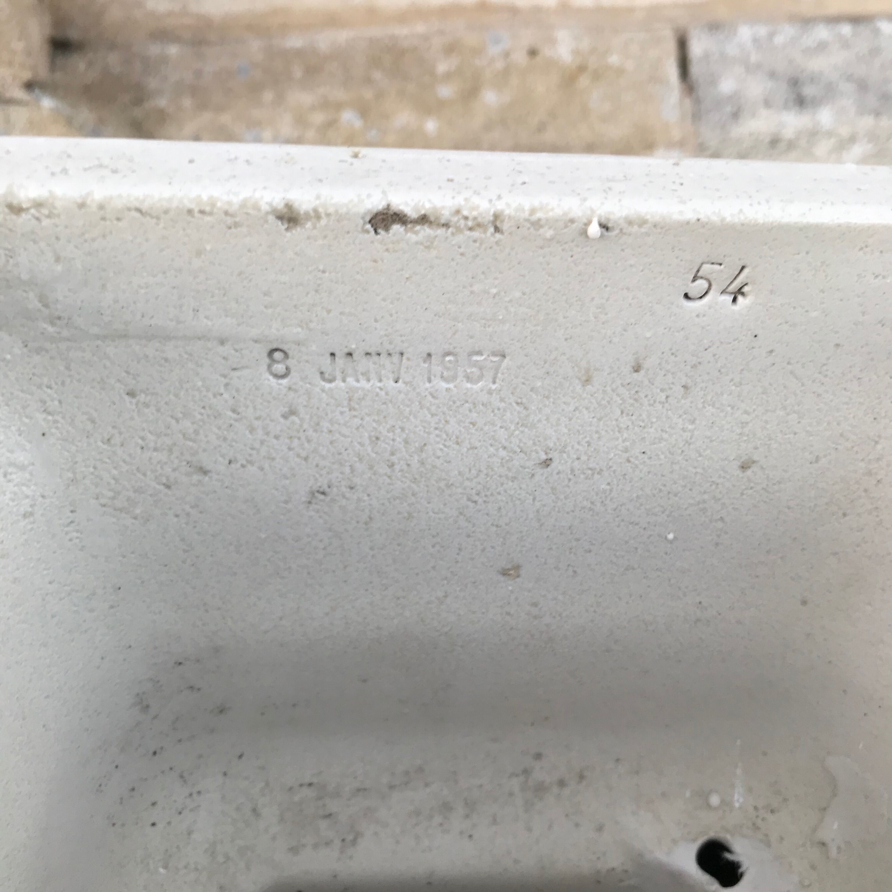 Art deco console in earthenware