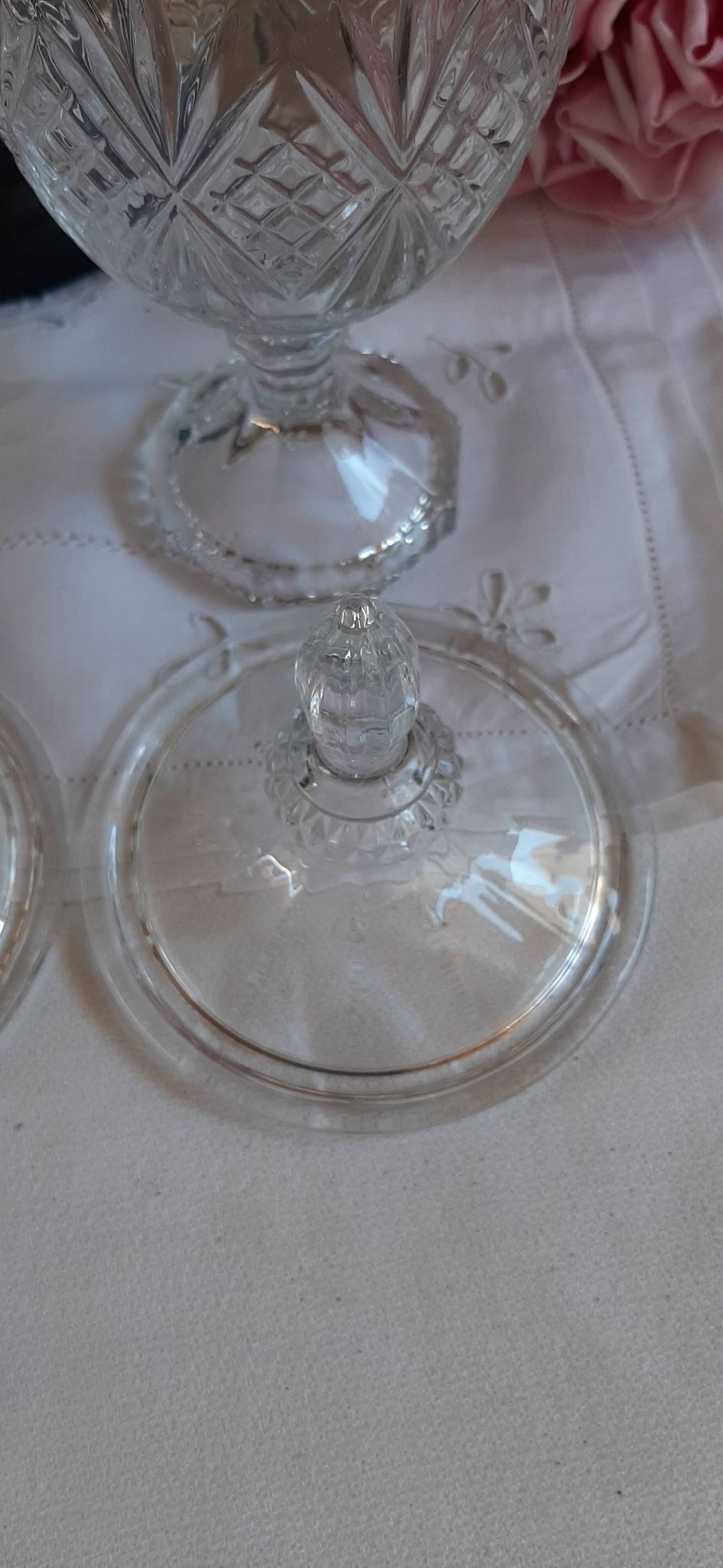 Crystal pot