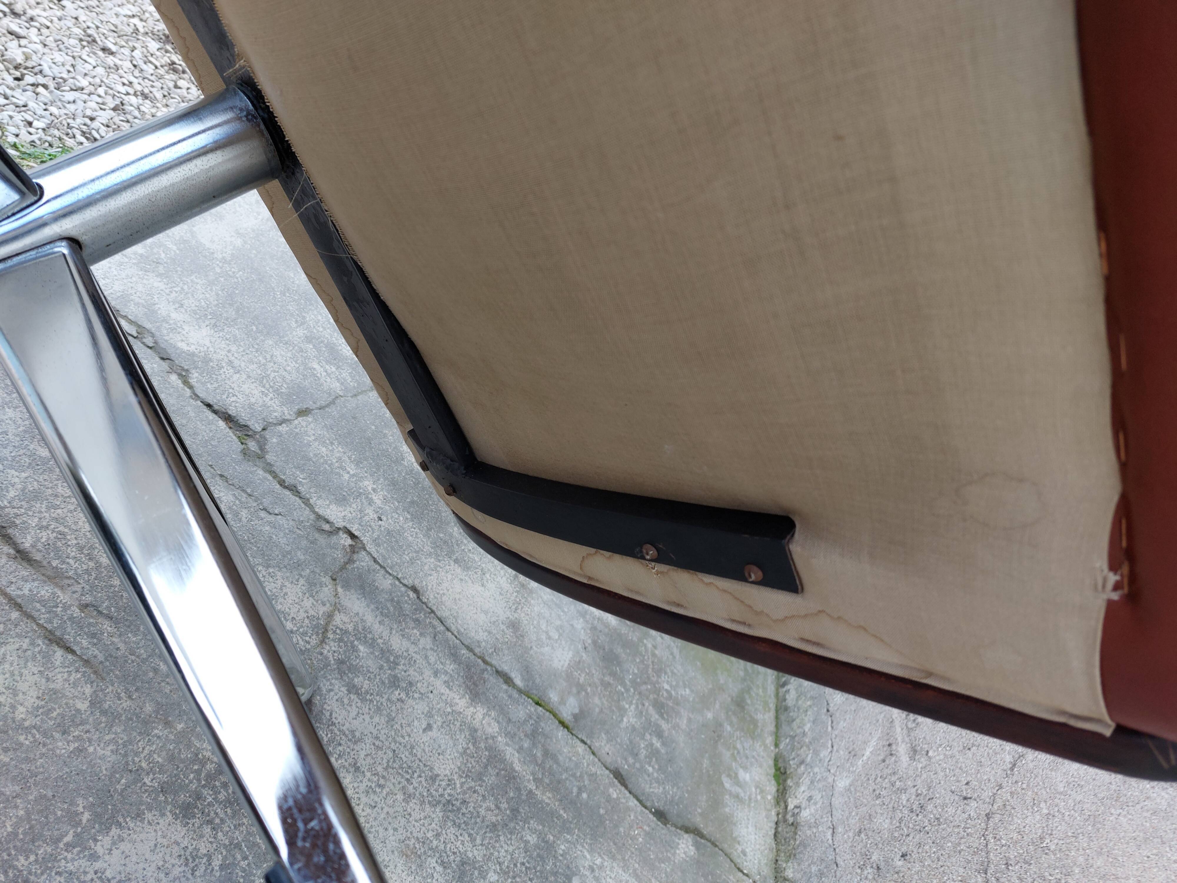 Rotating armchair in vintage skaî 1970