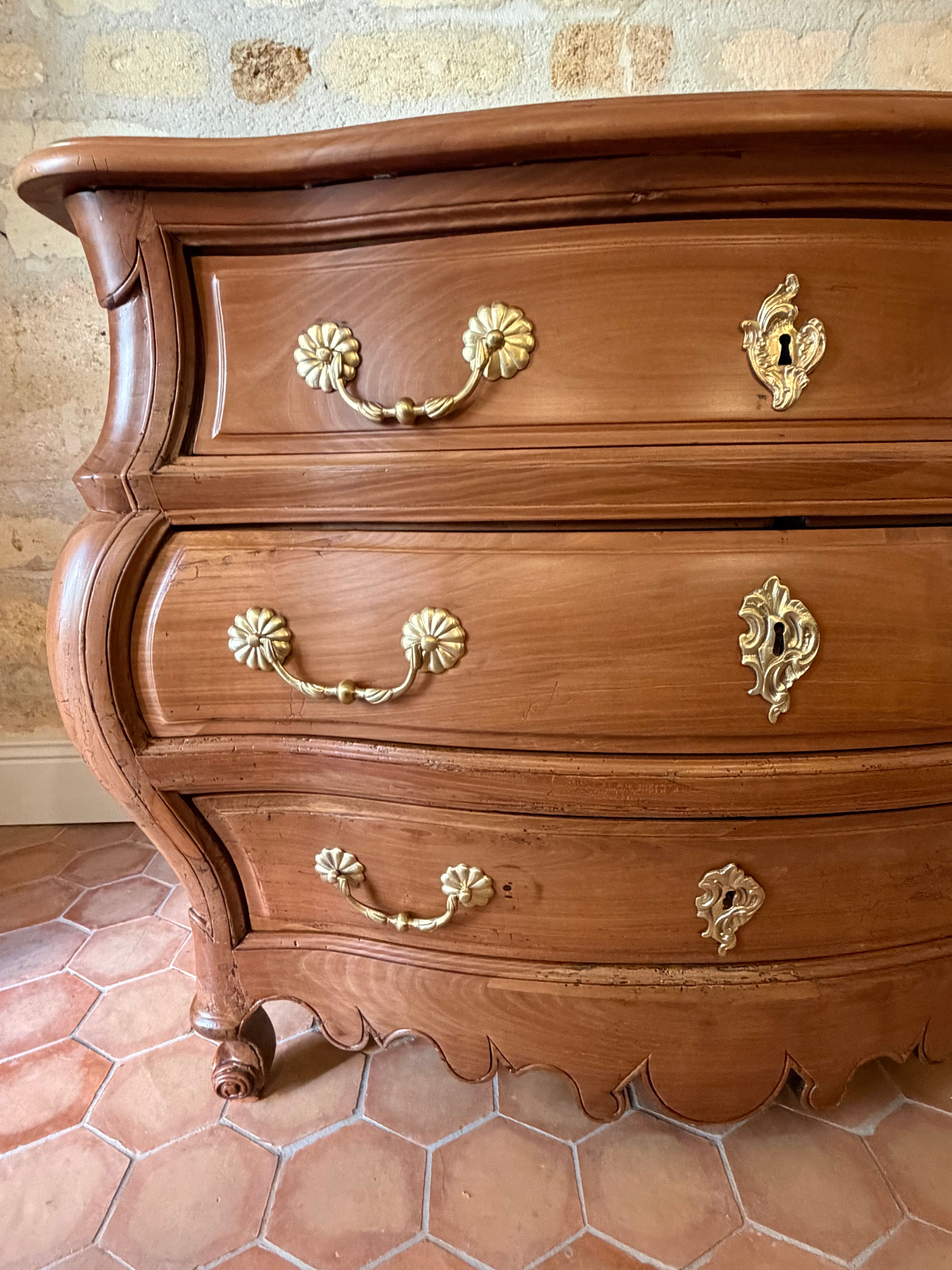 Bordeaux "between-two" commode in cherry wood