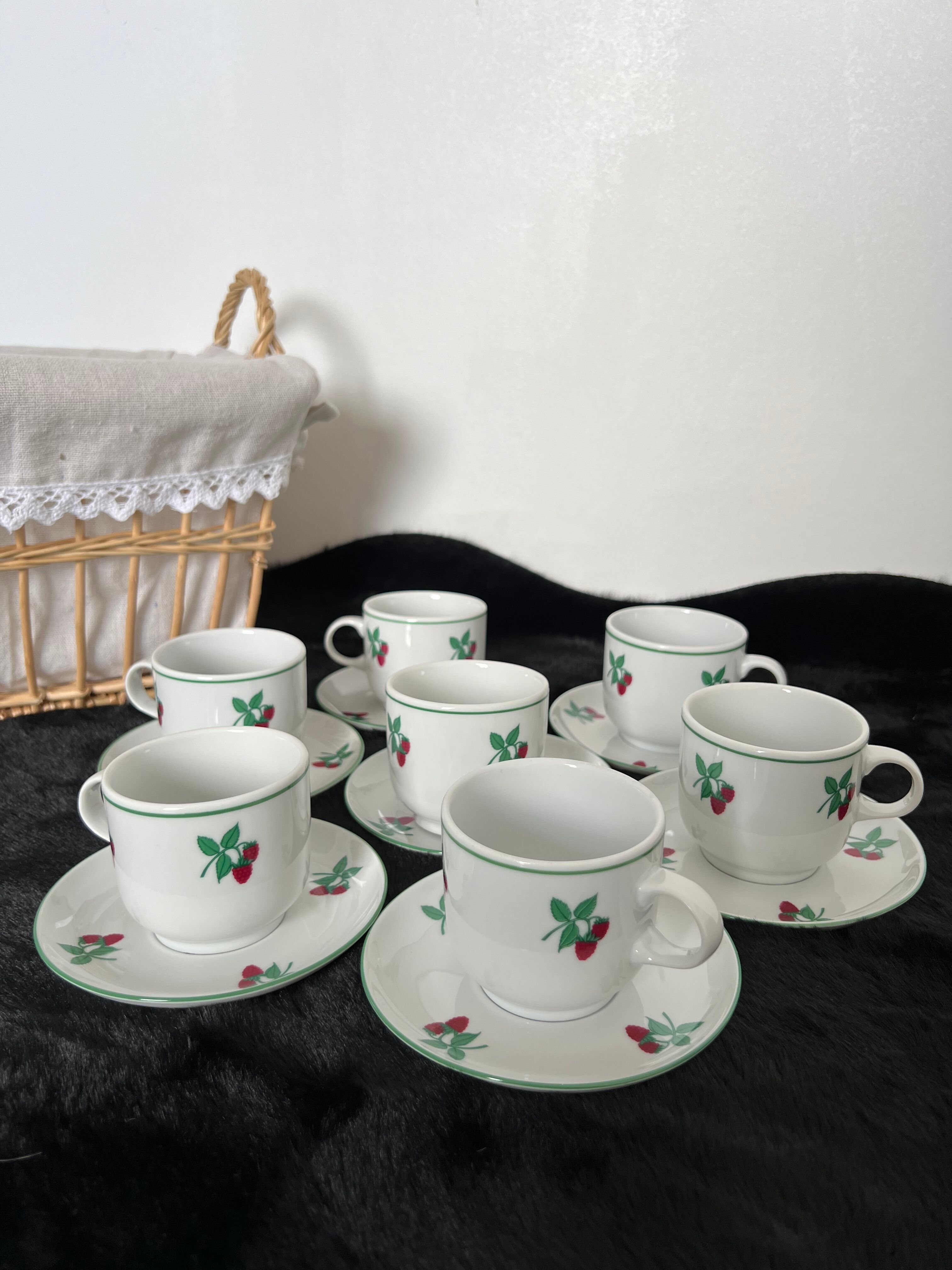 Service à café porcelaine table & couleurs modèle framboises