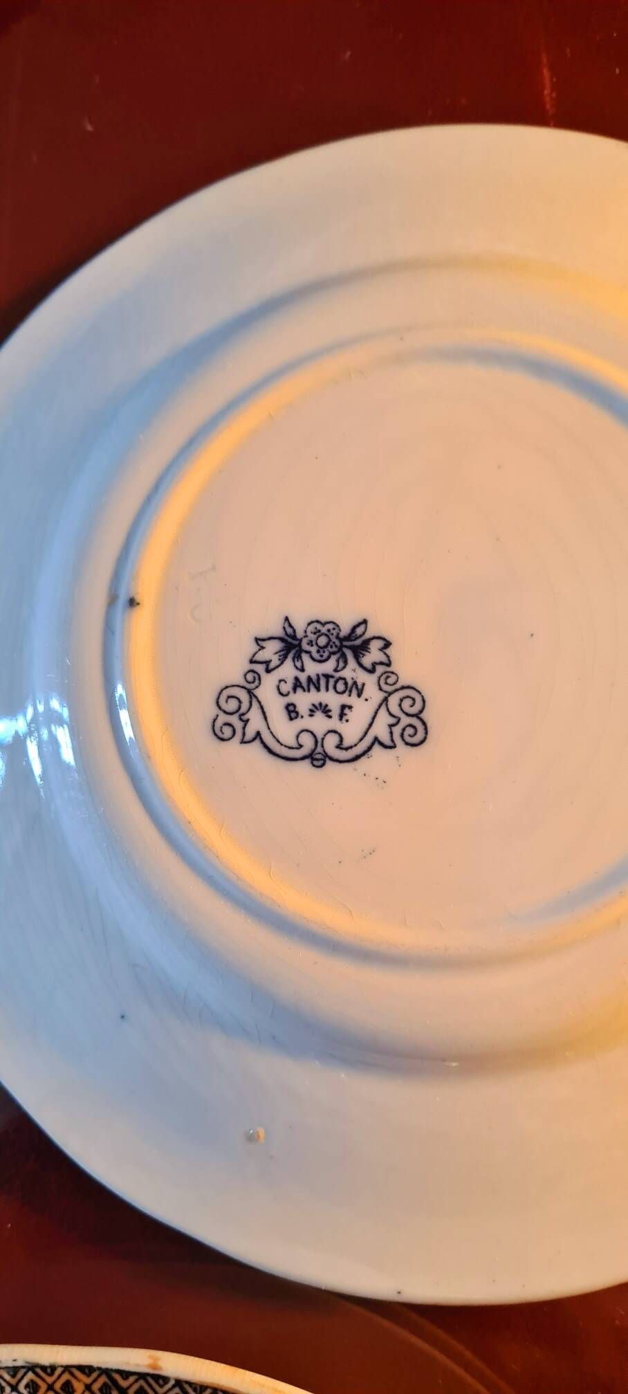 12 Assiettes modèle " Canton" B et F