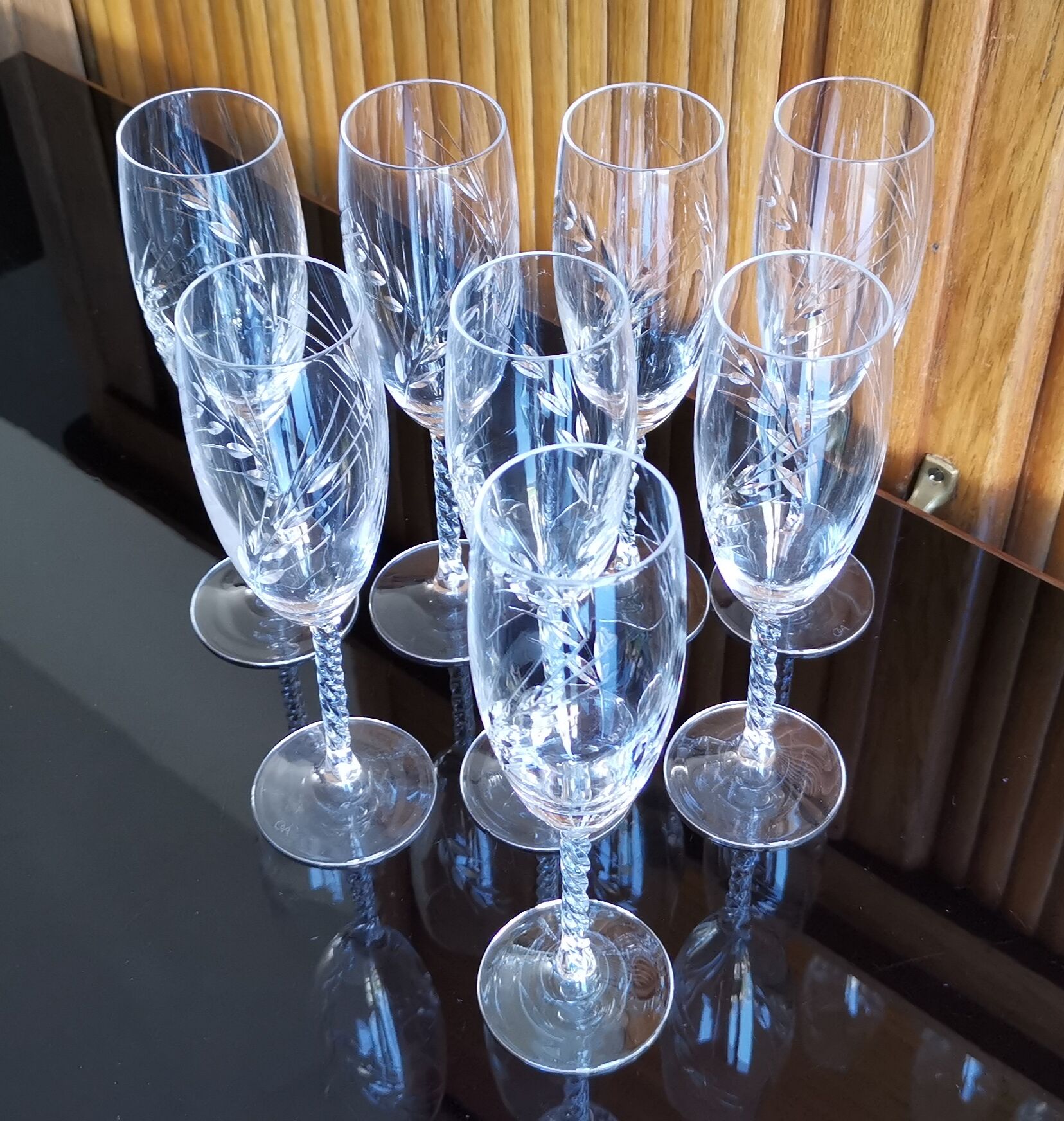 Lot 8 flûtes à champagne cristal taillé pied torsadé epis cristal d'arques