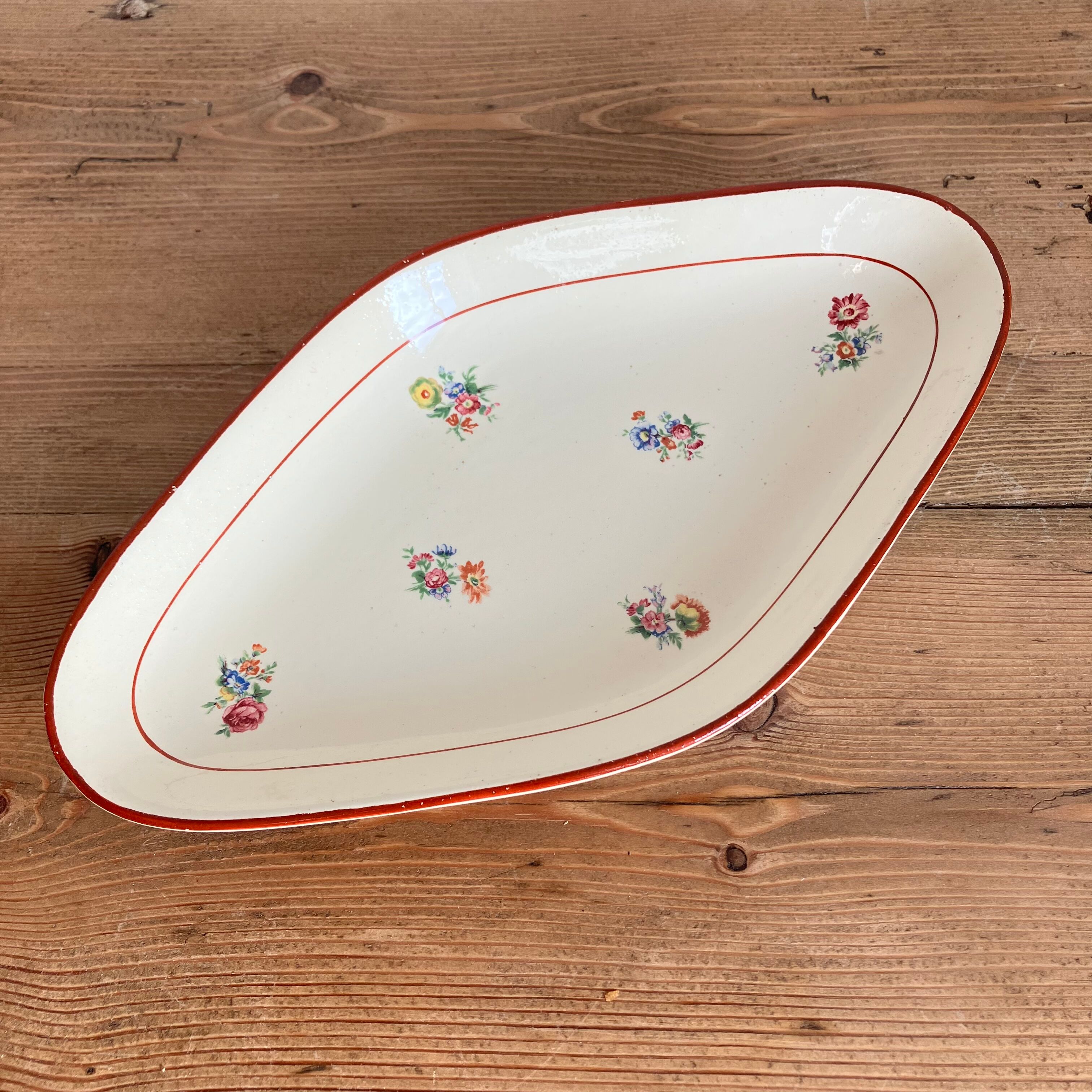 Ravier Salins floral décor