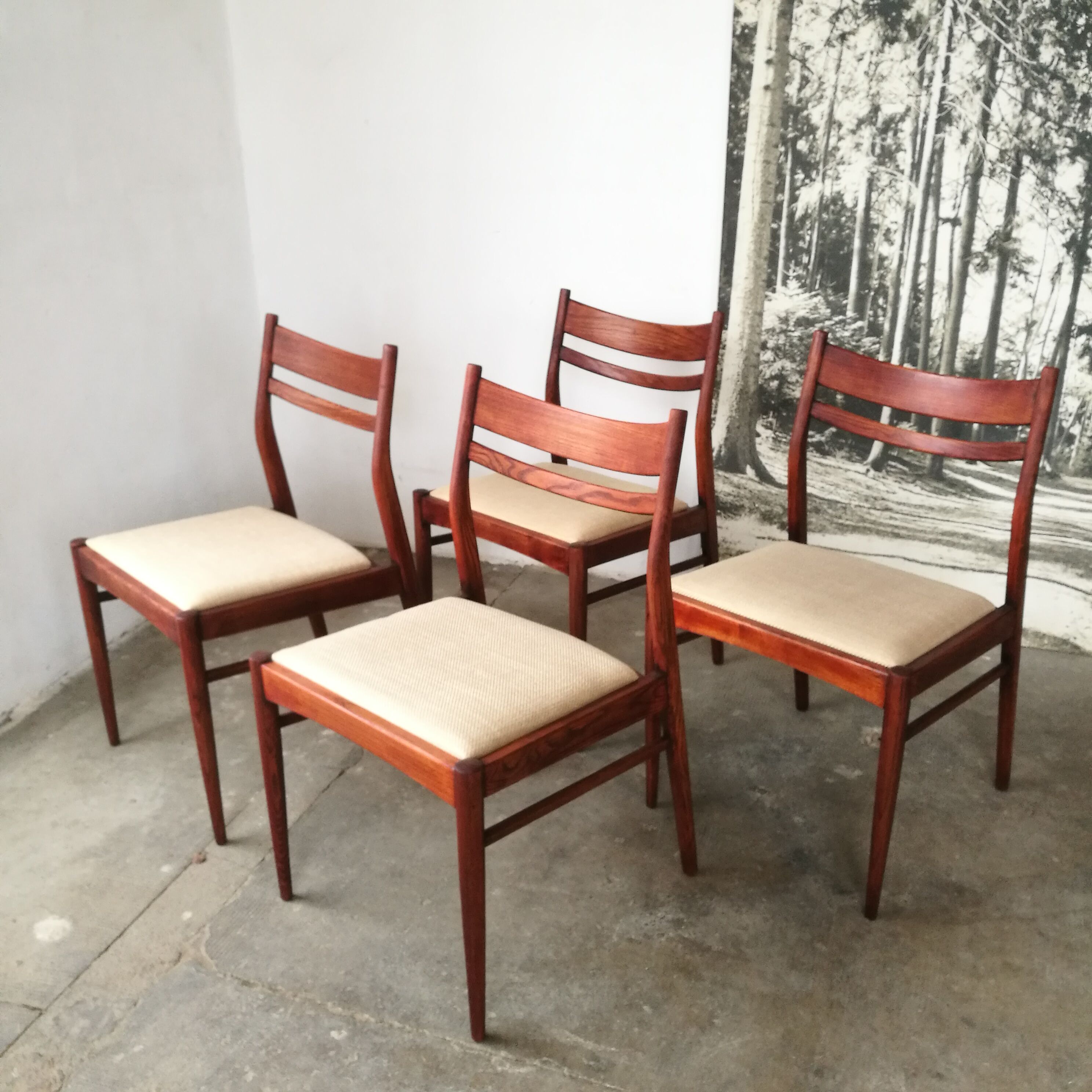 Set of 4 Scandinavian chairs