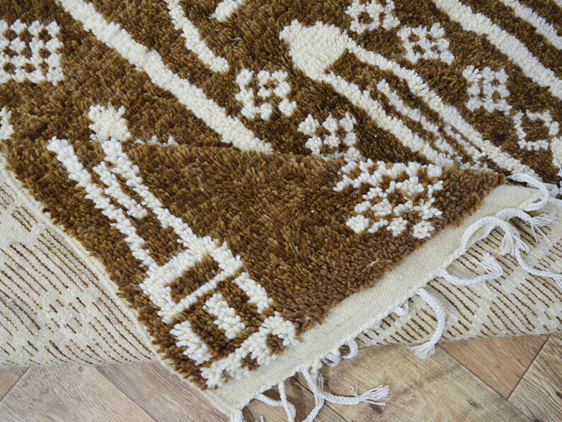 Moroccan berber carpet 282x180cm