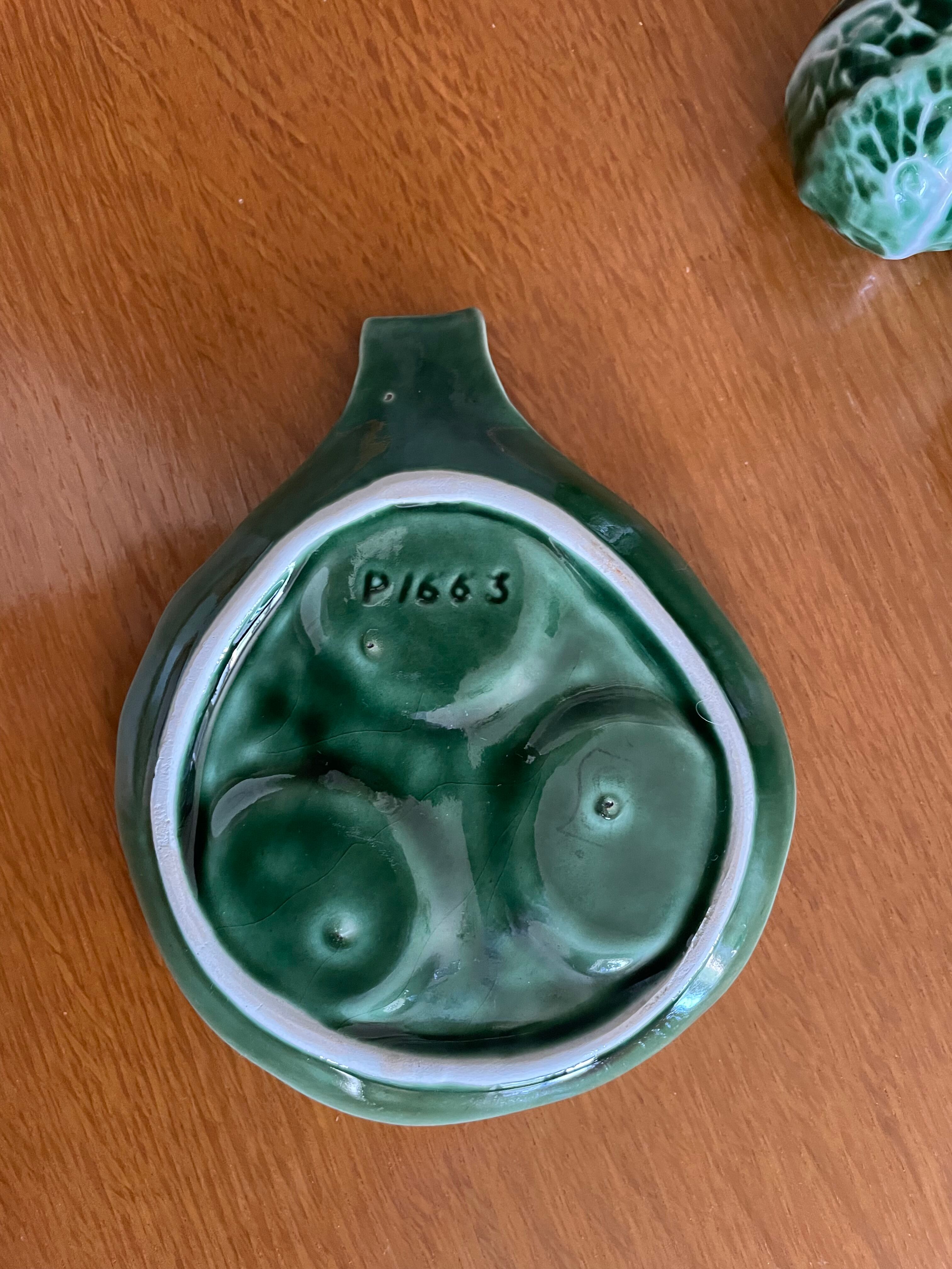 Condiment service salt shaker pepper mustard pot