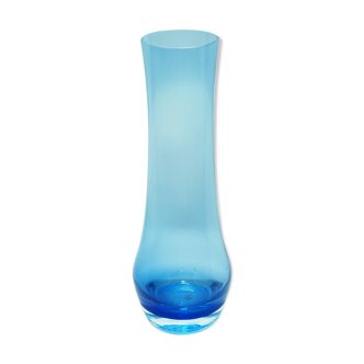 Vase Riihimen Lasi Oy in blue glass