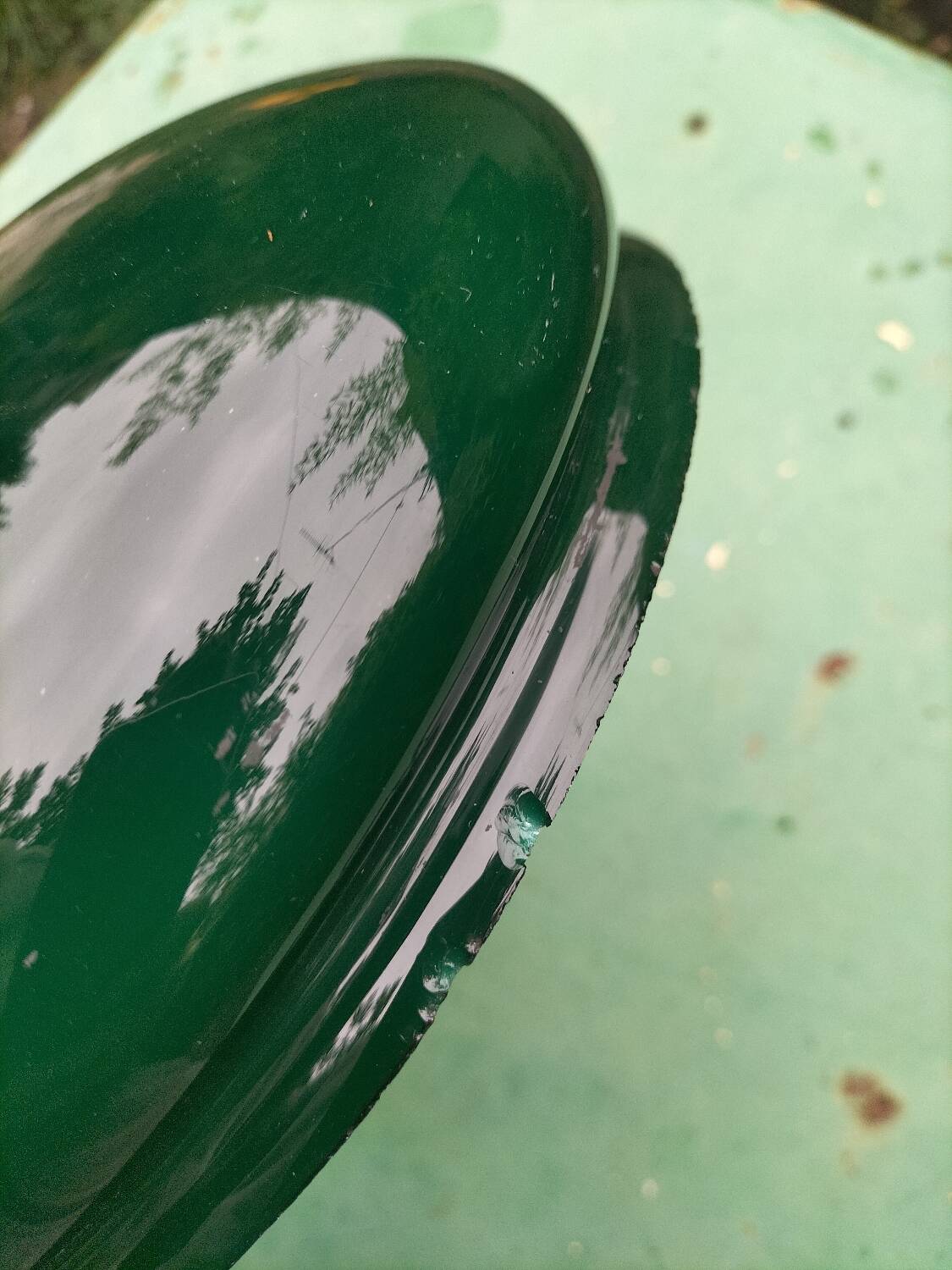 Green opaline suspension